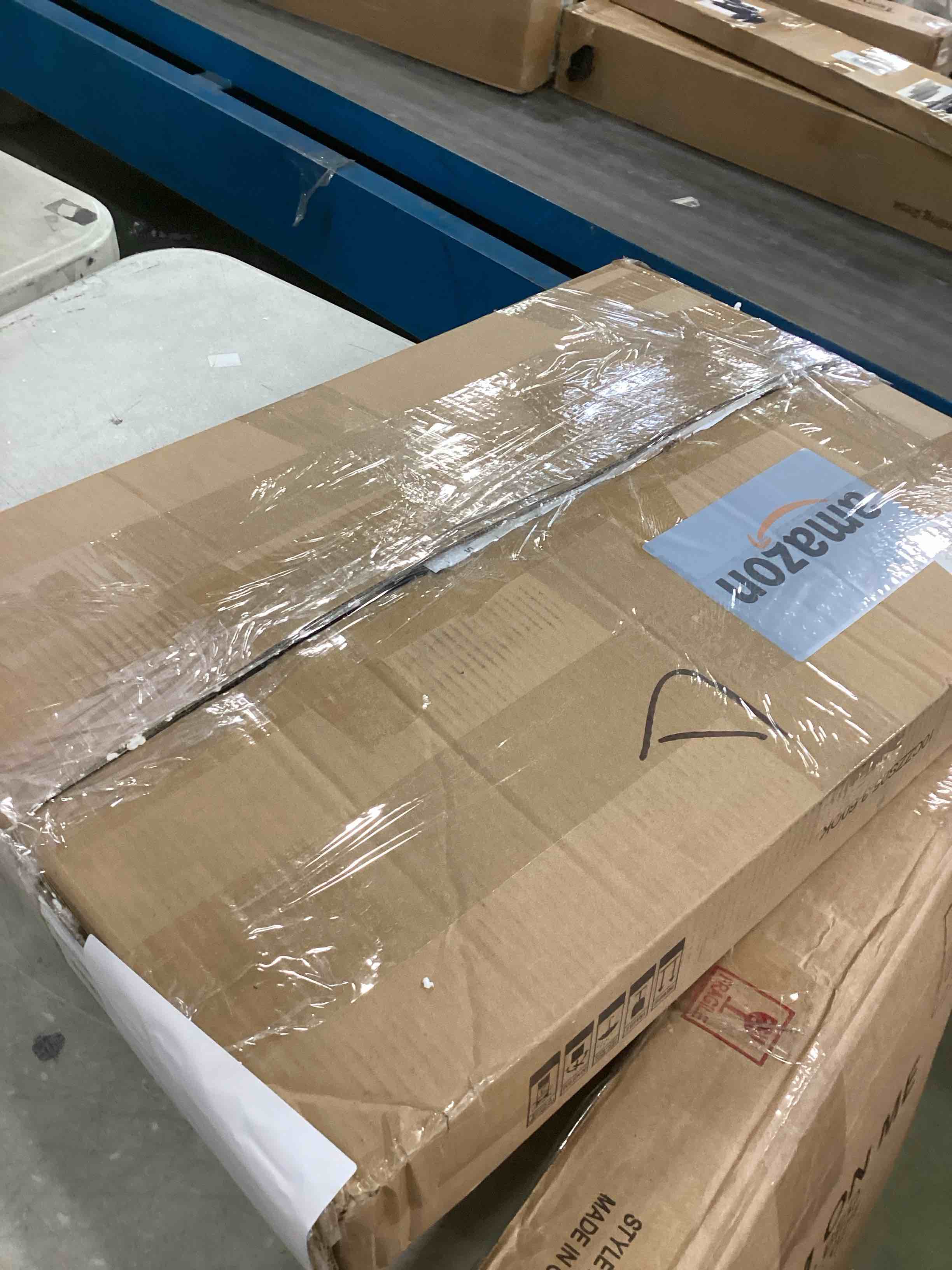 https://s3.amazonaws.com/lotting-images-prod/bidfta/RED6339364_1712252570926.jpeg