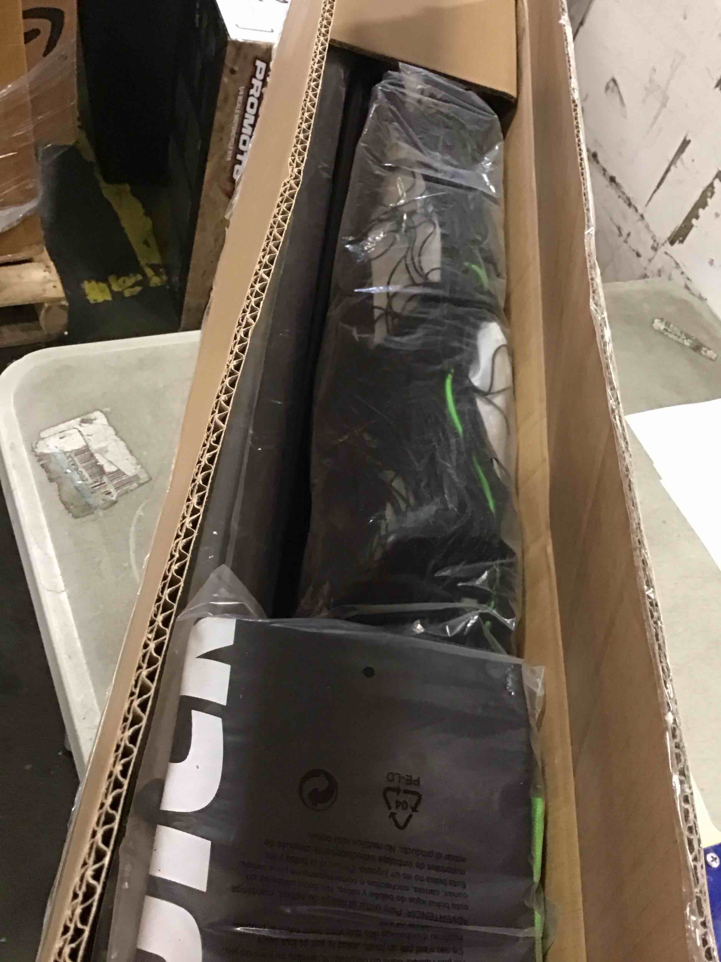 https://s3.amazonaws.com/lotting-images-prod/bidfta/RED6339659_1712087127912.jpeg