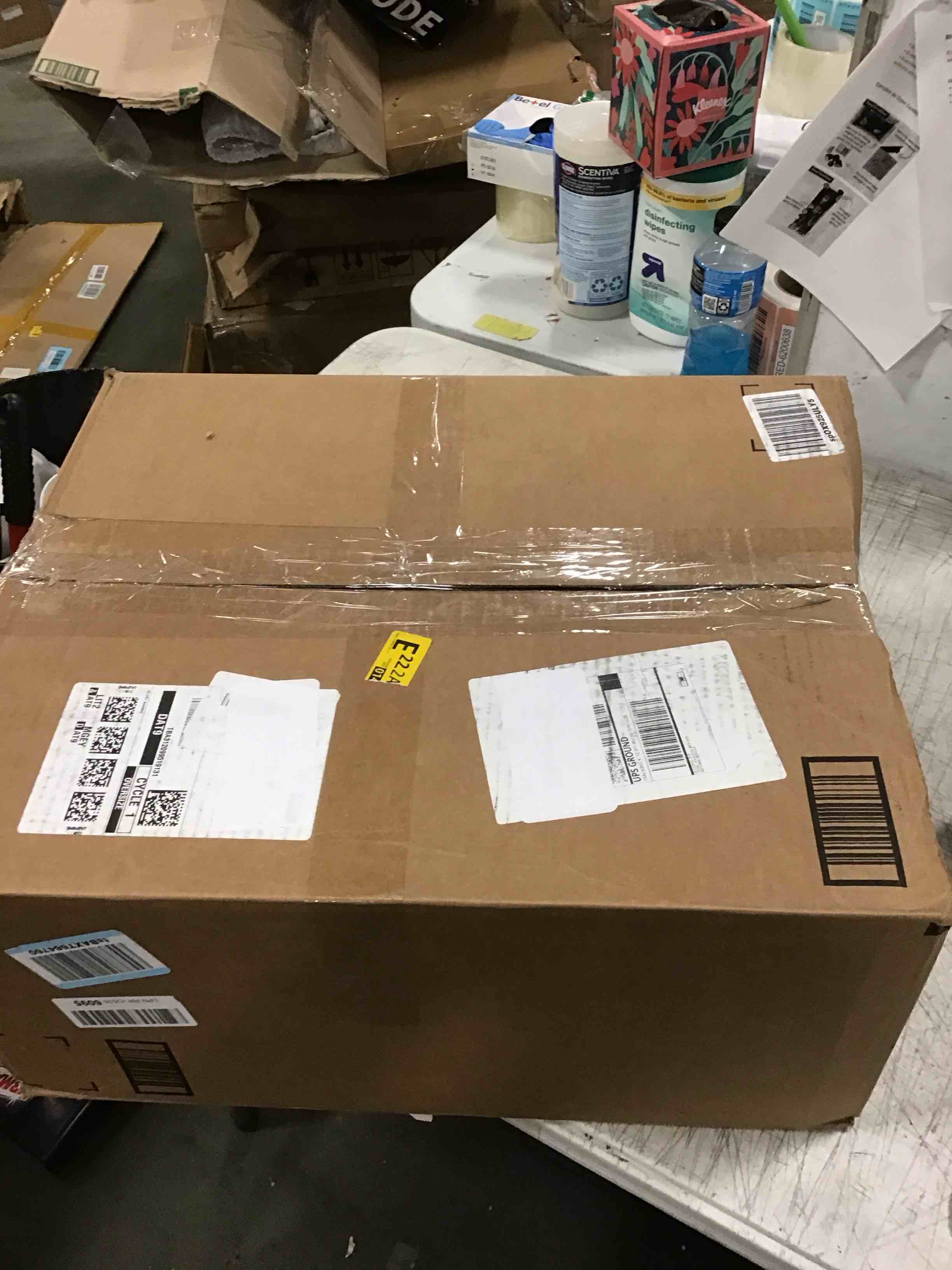 https://s3.amazonaws.com/lotting-images-prod/bidfta/RED6339914_1712229045633.jpeg