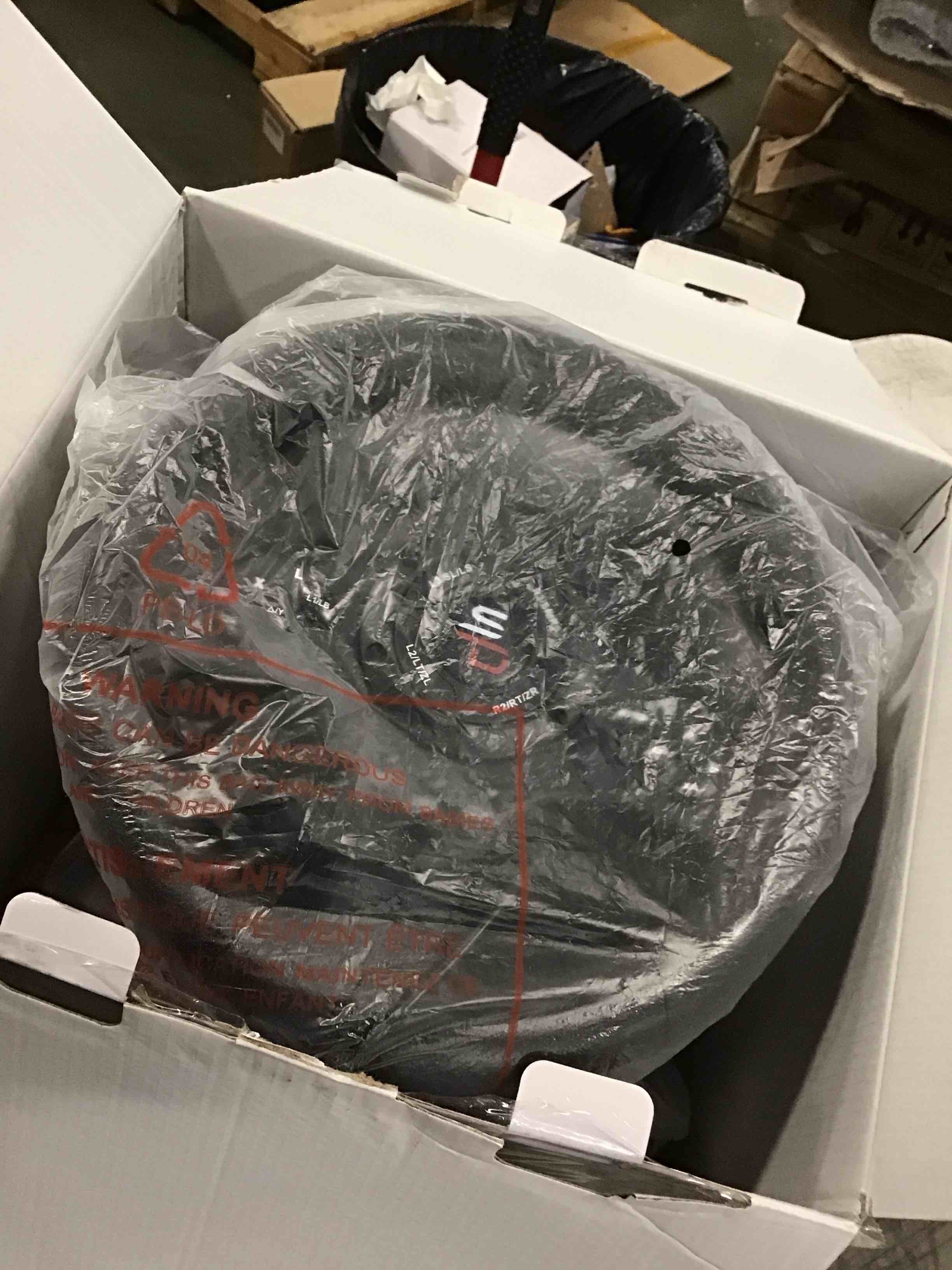 https://s3.amazonaws.com/lotting-images-prod/bidfta/RED6339992_1712242163556.jpeg