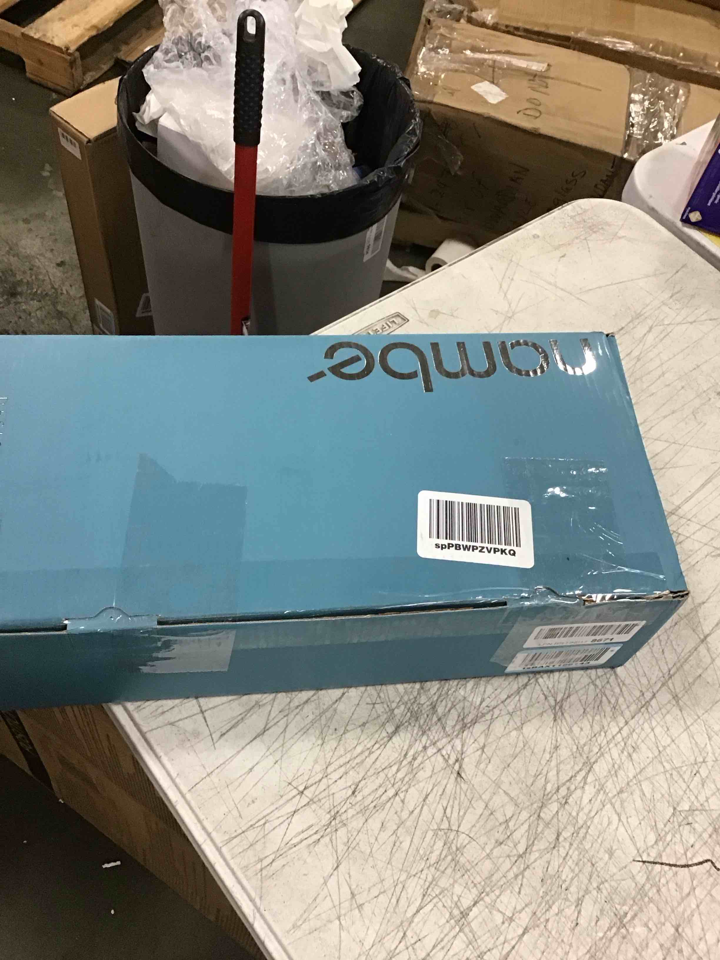 https://s3.amazonaws.com/lotting-images-prod/bidfta/RED6340004_1712243710143.jpeg