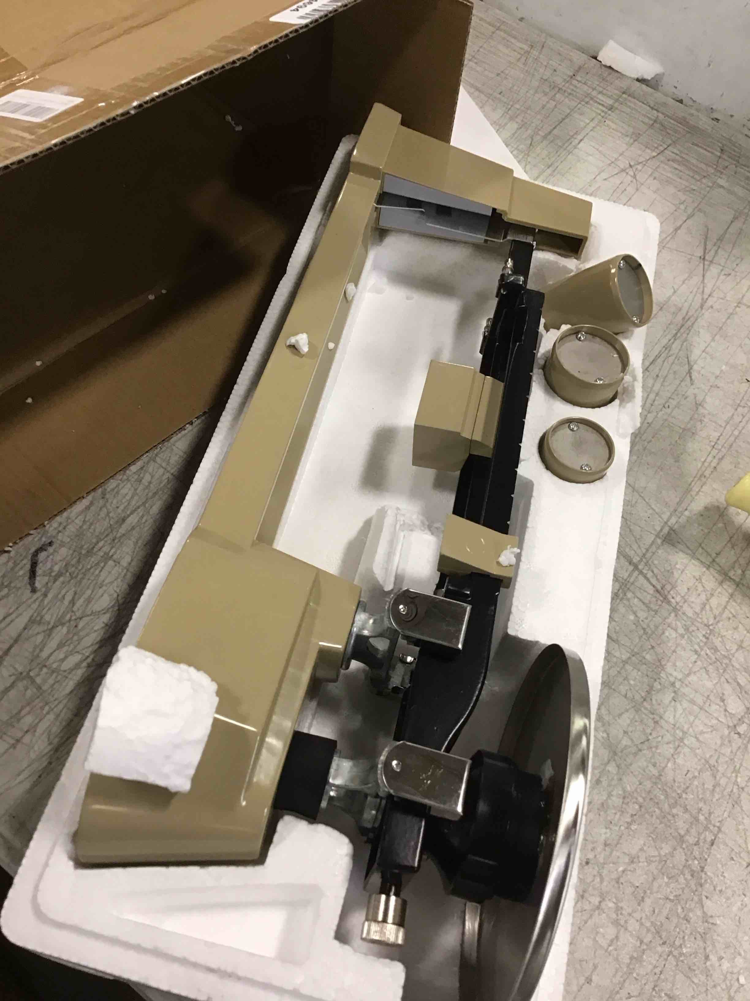 https://s3.amazonaws.com/lotting-images-prod/bidfta/RED6340102_1712256712095.jpeg