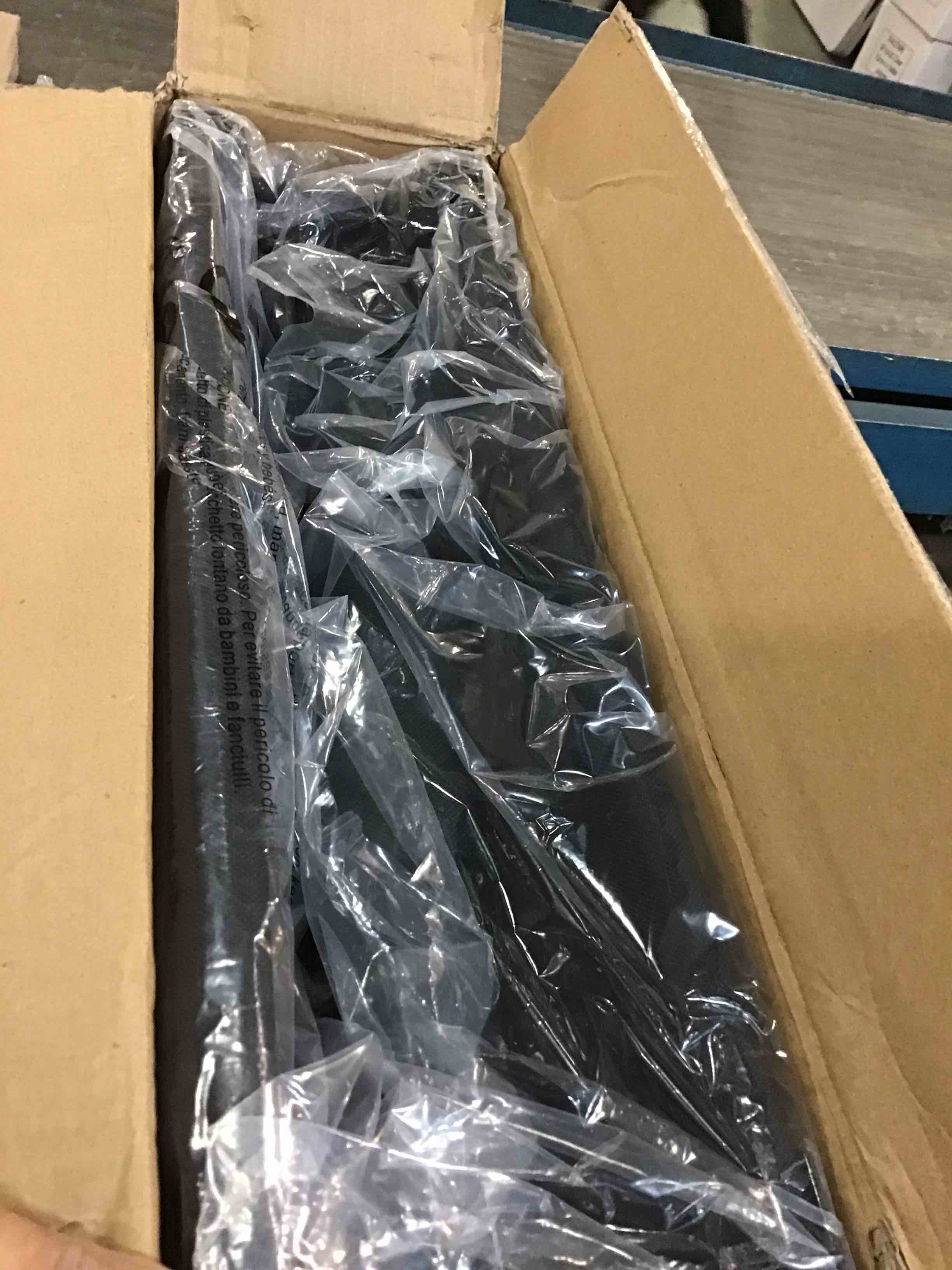 https://s3.amazonaws.com/lotting-images-prod/bidfta/RED6340197_1712320435570.jpeg