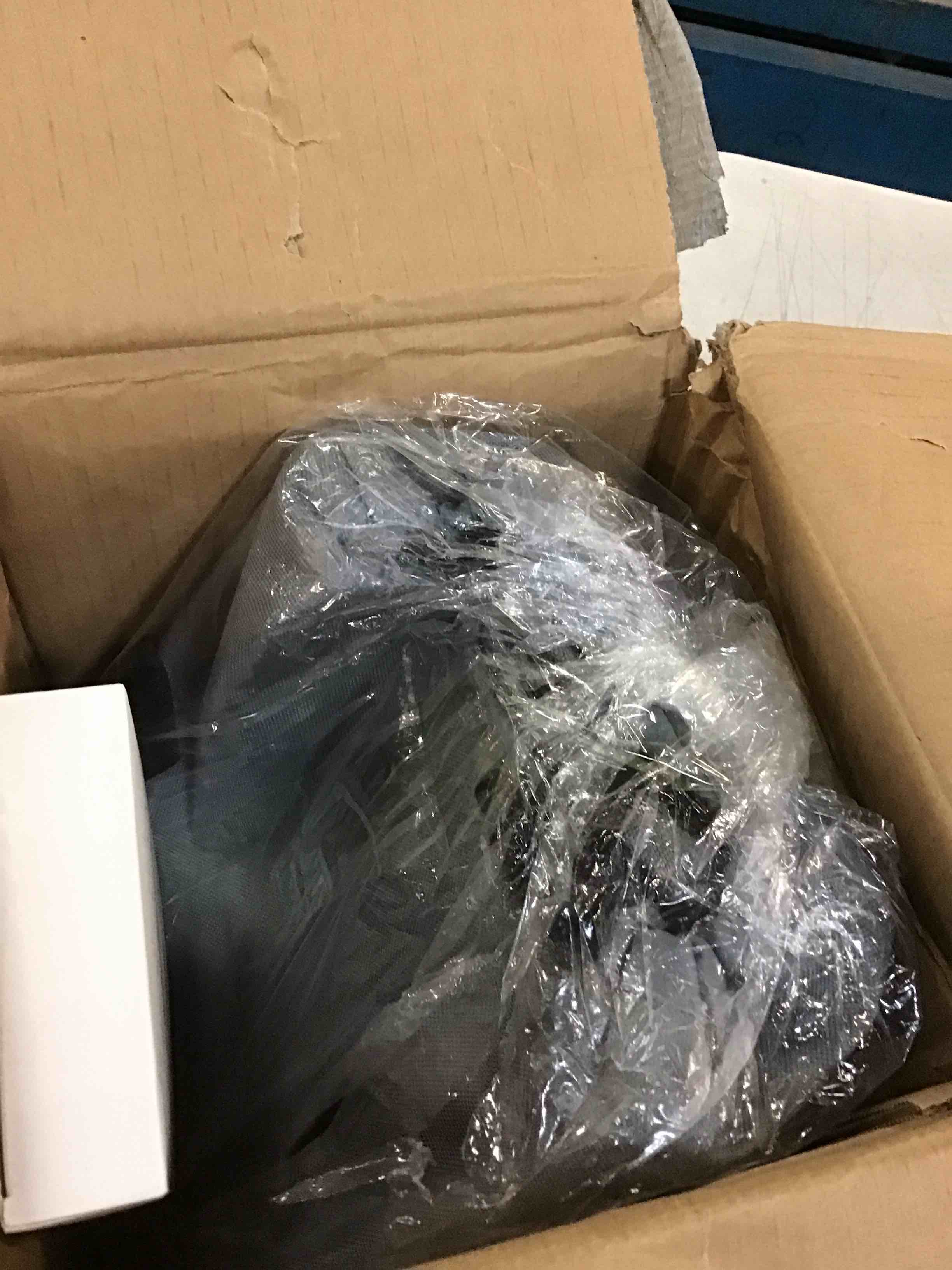 https://s3.amazonaws.com/lotting-images-prod/bidfta/RED6340287_1712333876657.jpeg