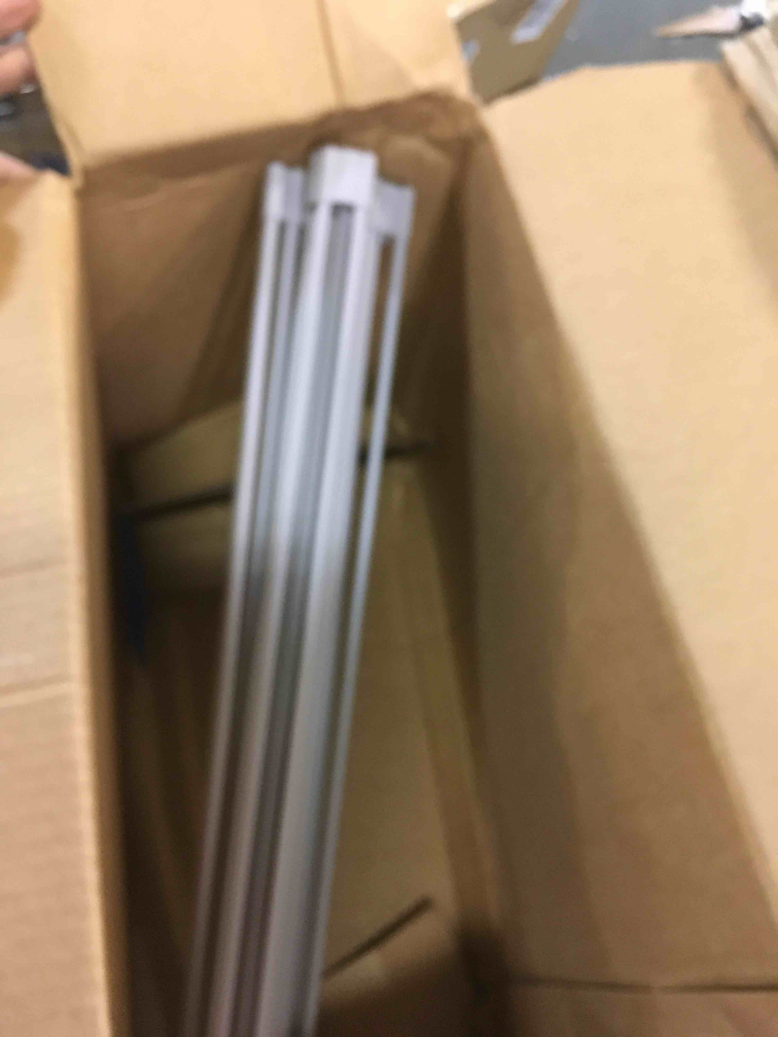 https://s3.amazonaws.com/lotting-images-prod/bidfta/RED6340582_1712516380624.jpeg
