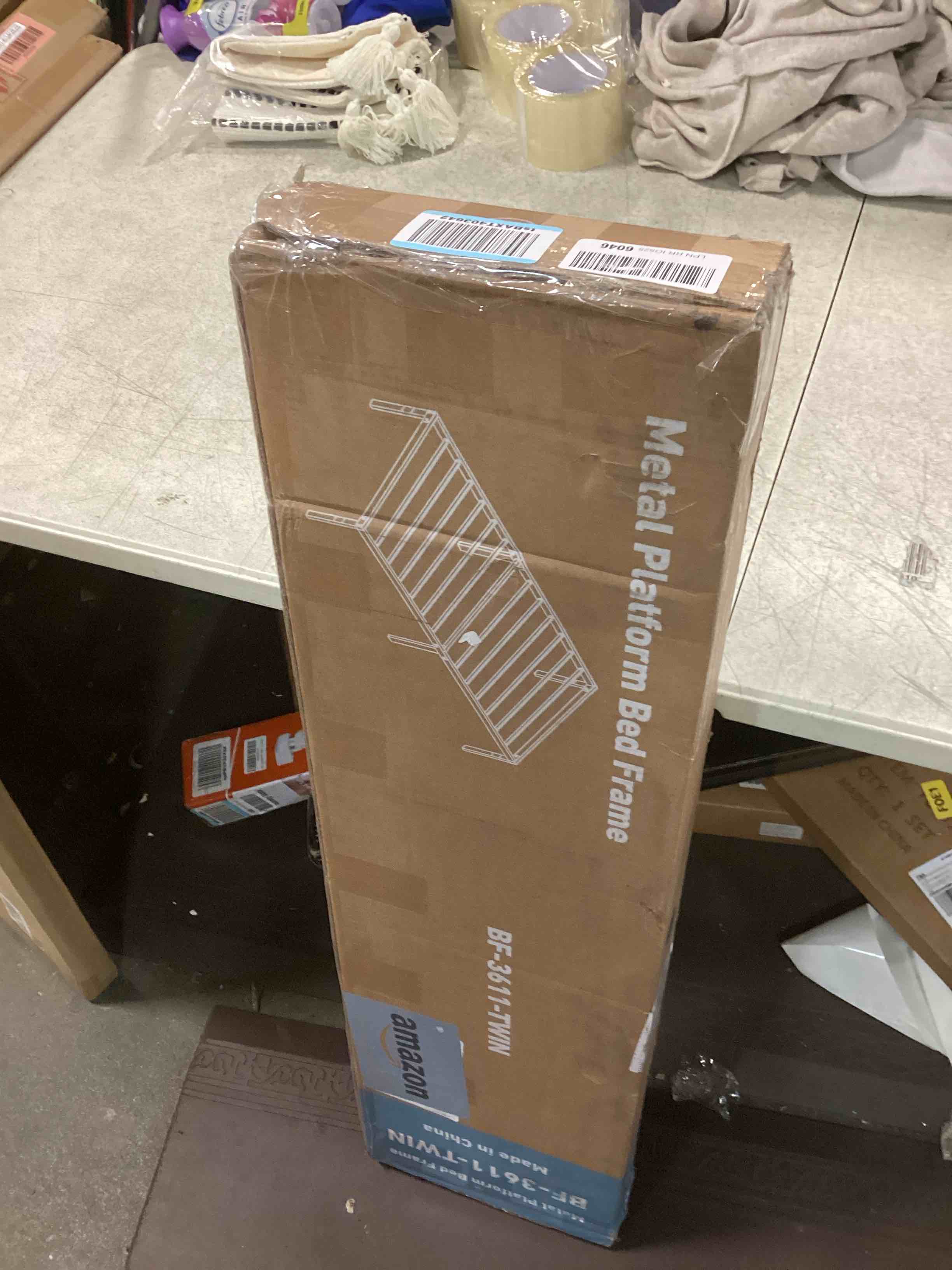 https://s3.amazonaws.com/lotting-images-prod/bidfta/RED6340891_1712779163864.jpeg