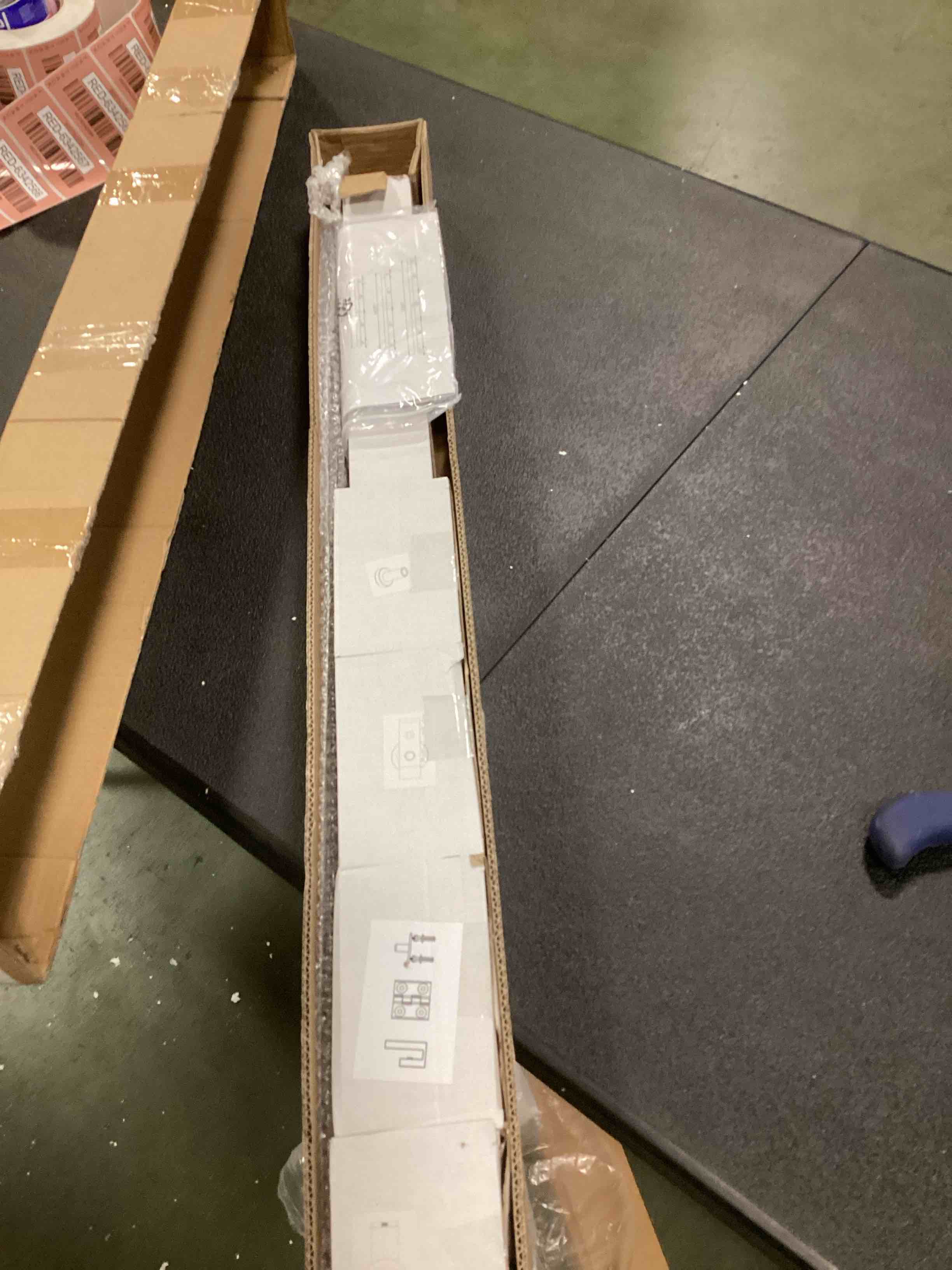 https://s3.amazonaws.com/lotting-images-prod/bidfta/RED6342565_1711475508435.jpeg