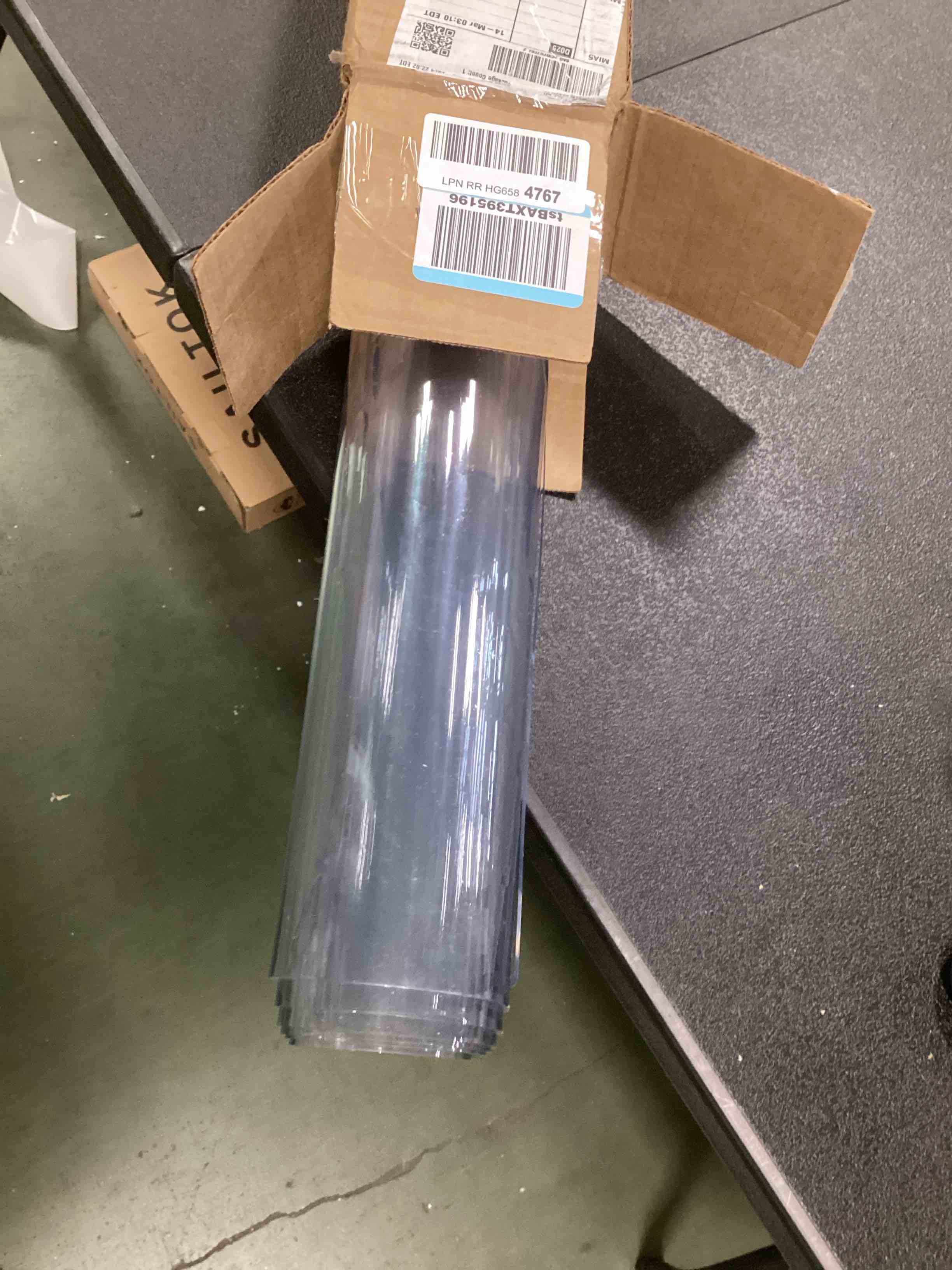 https://s3.amazonaws.com/lotting-images-prod/bidfta/RED6342597_1711481677090.jpeg