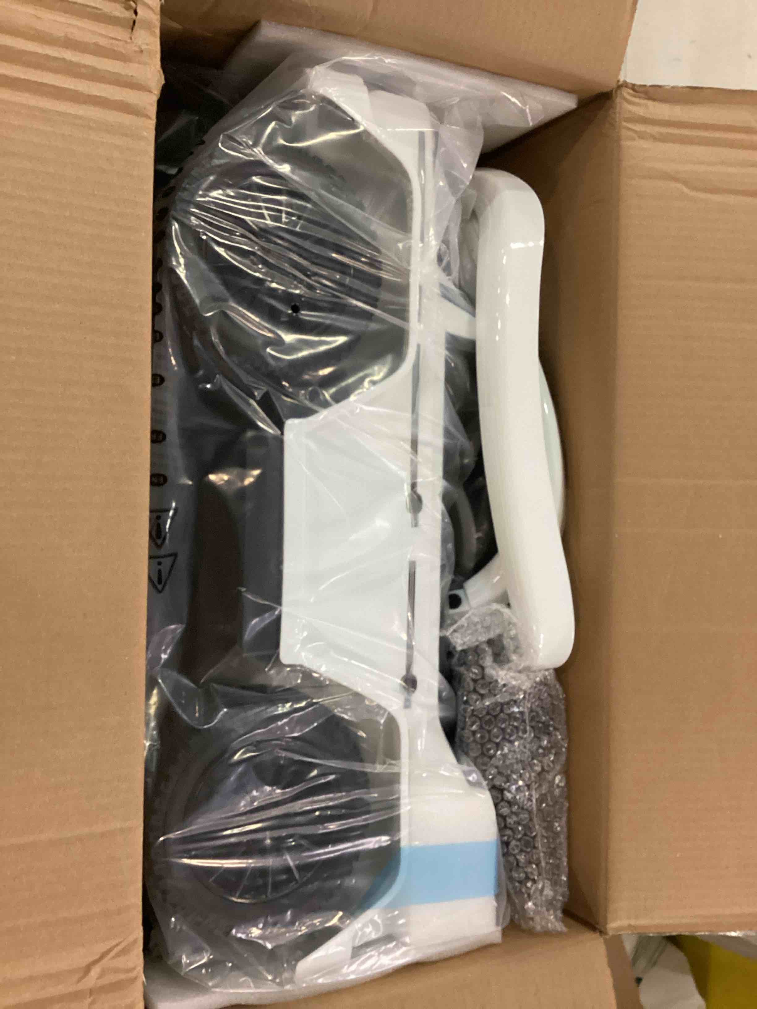https://s3.amazonaws.com/lotting-images-prod/bidfta/RED6342682_1711555228152.jpeg