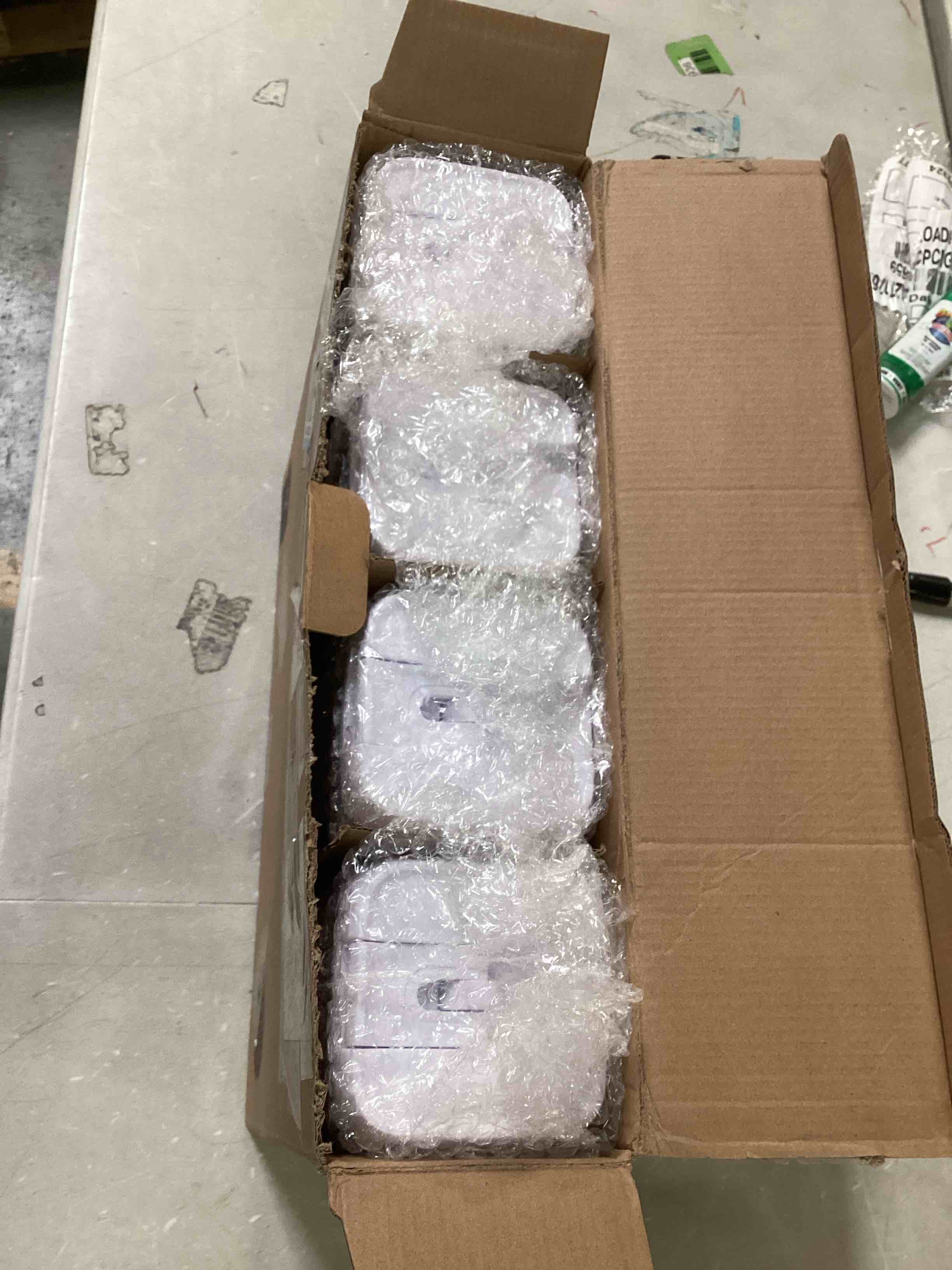 https://s3.amazonaws.com/lotting-images-prod/bidfta/RED6342893_1711651324464.jpeg