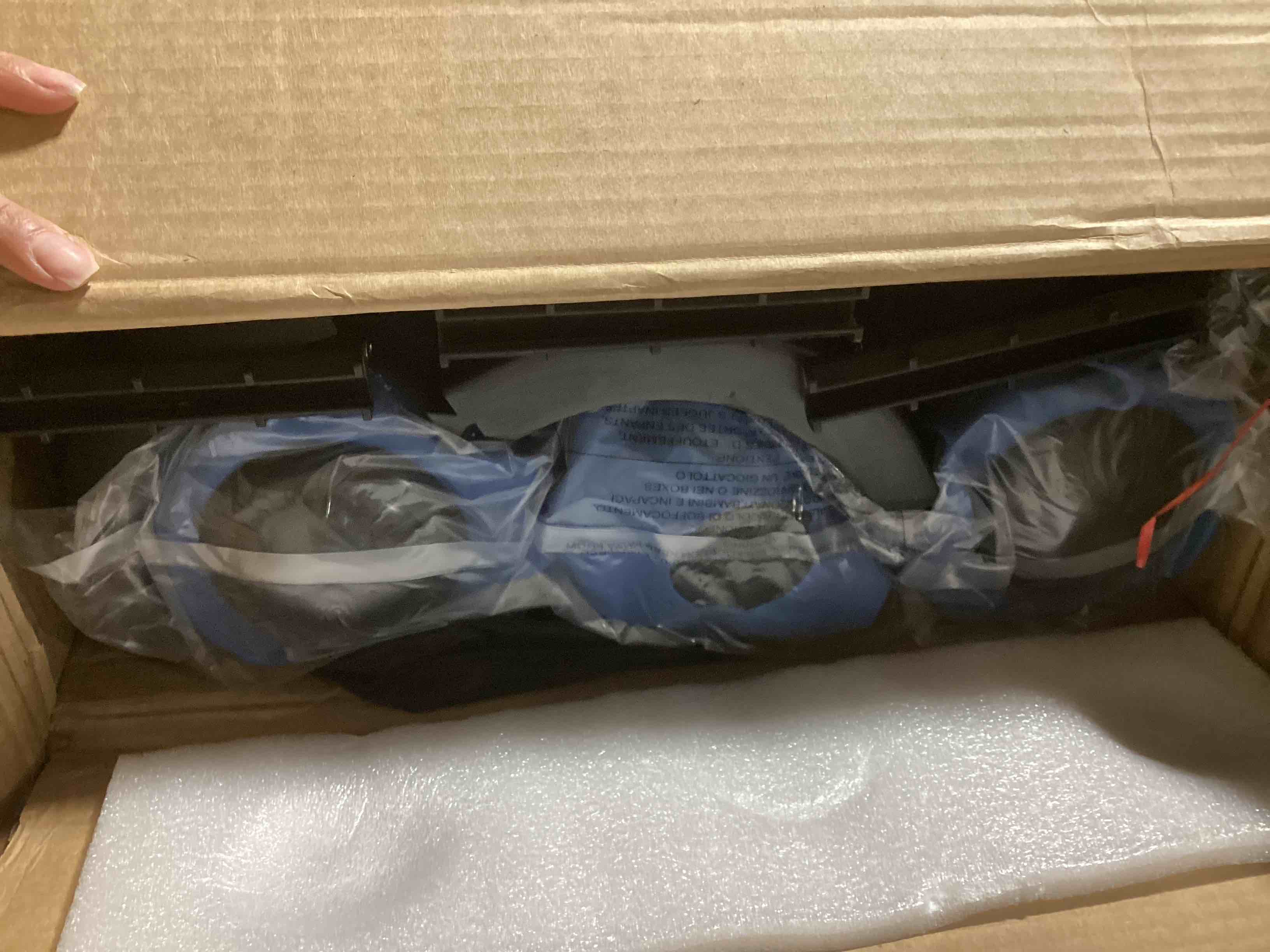 https://s3.amazonaws.com/lotting-images-prod/bidfta/RED6346197_1714142428195.jpeg