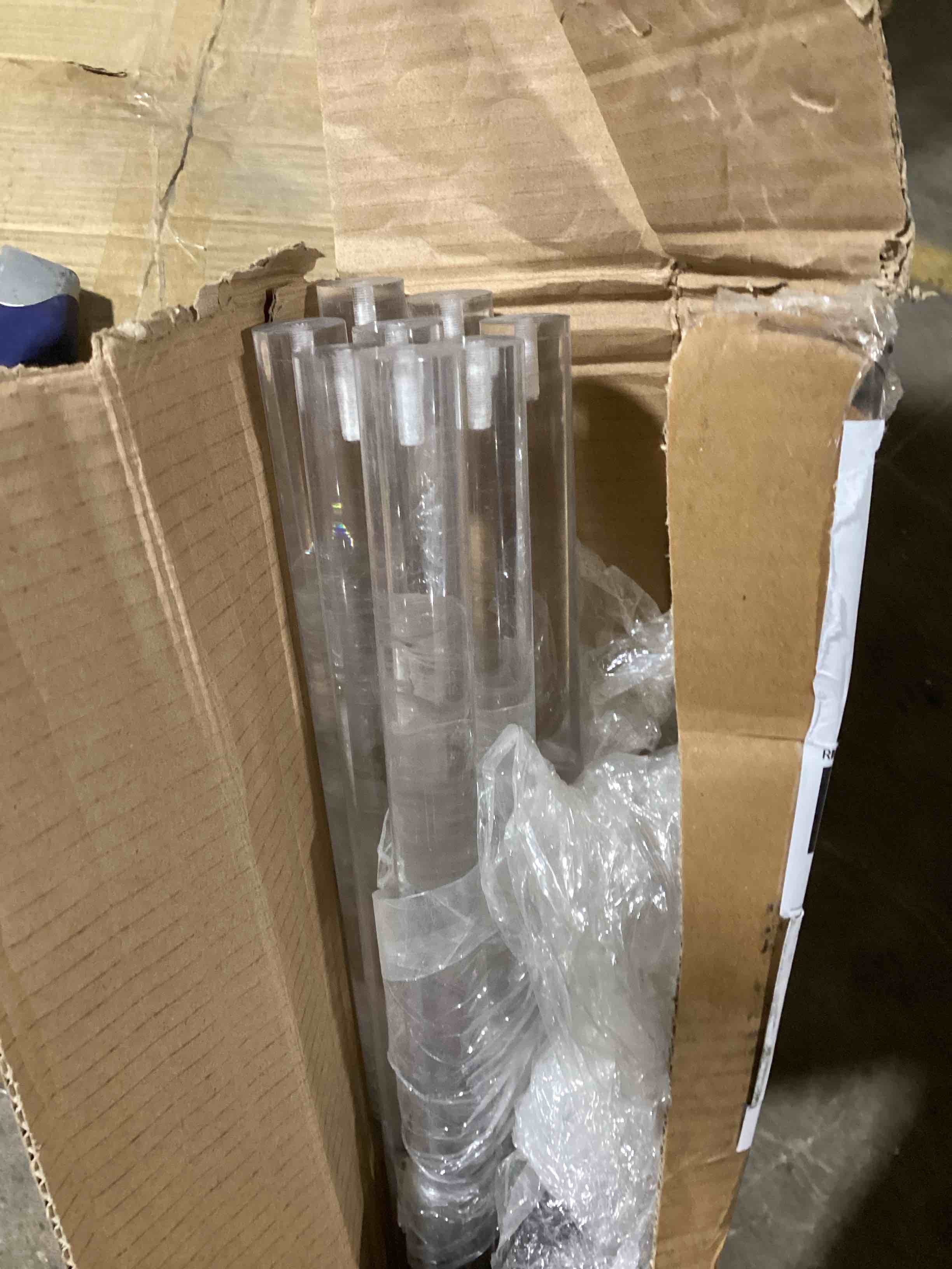 https://s3.amazonaws.com/lotting-images-prod/bidfta/RED6346970_1714740870203.jpeg