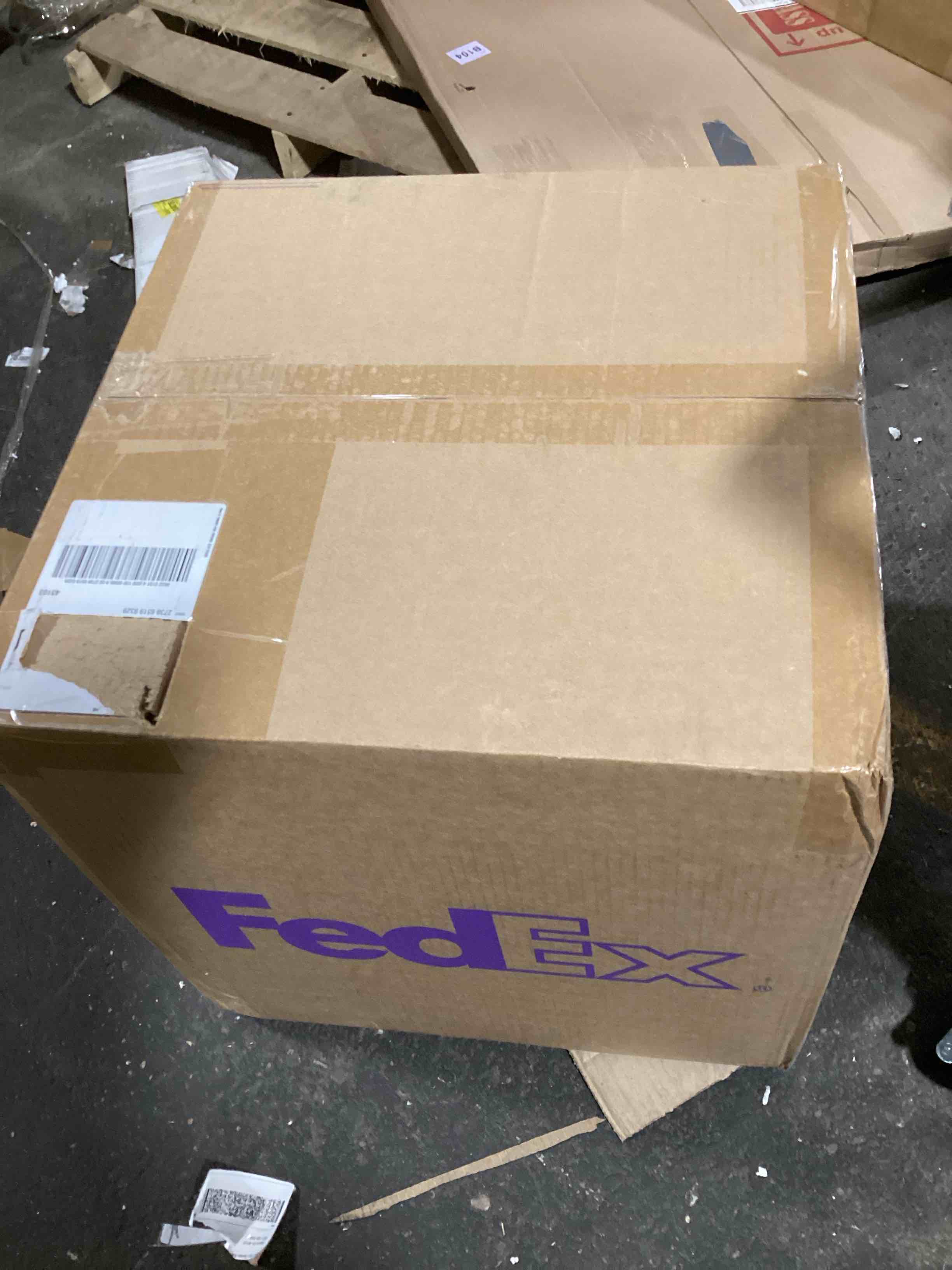 https://s3.amazonaws.com/lotting-images-prod/bidfta/RED6347004_1714743334594.jpeg