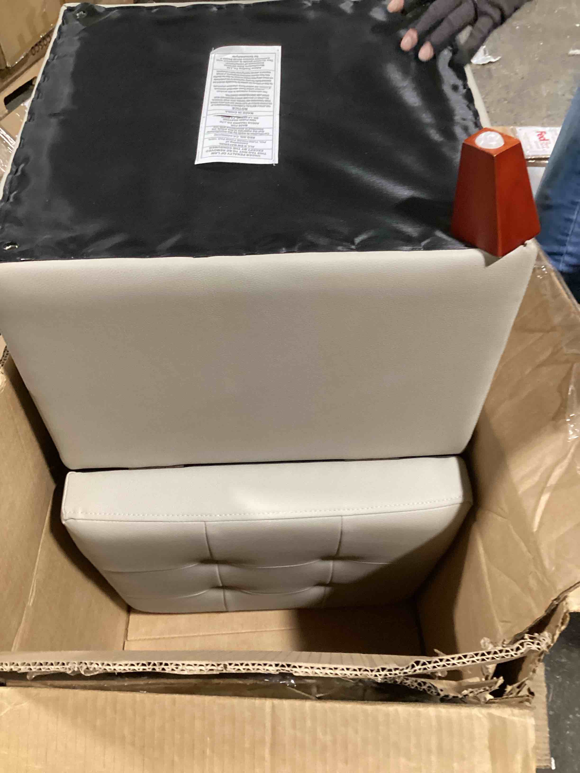 https://s3.amazonaws.com/lotting-images-prod/bidfta/RED6347004_1714743531793.jpeg