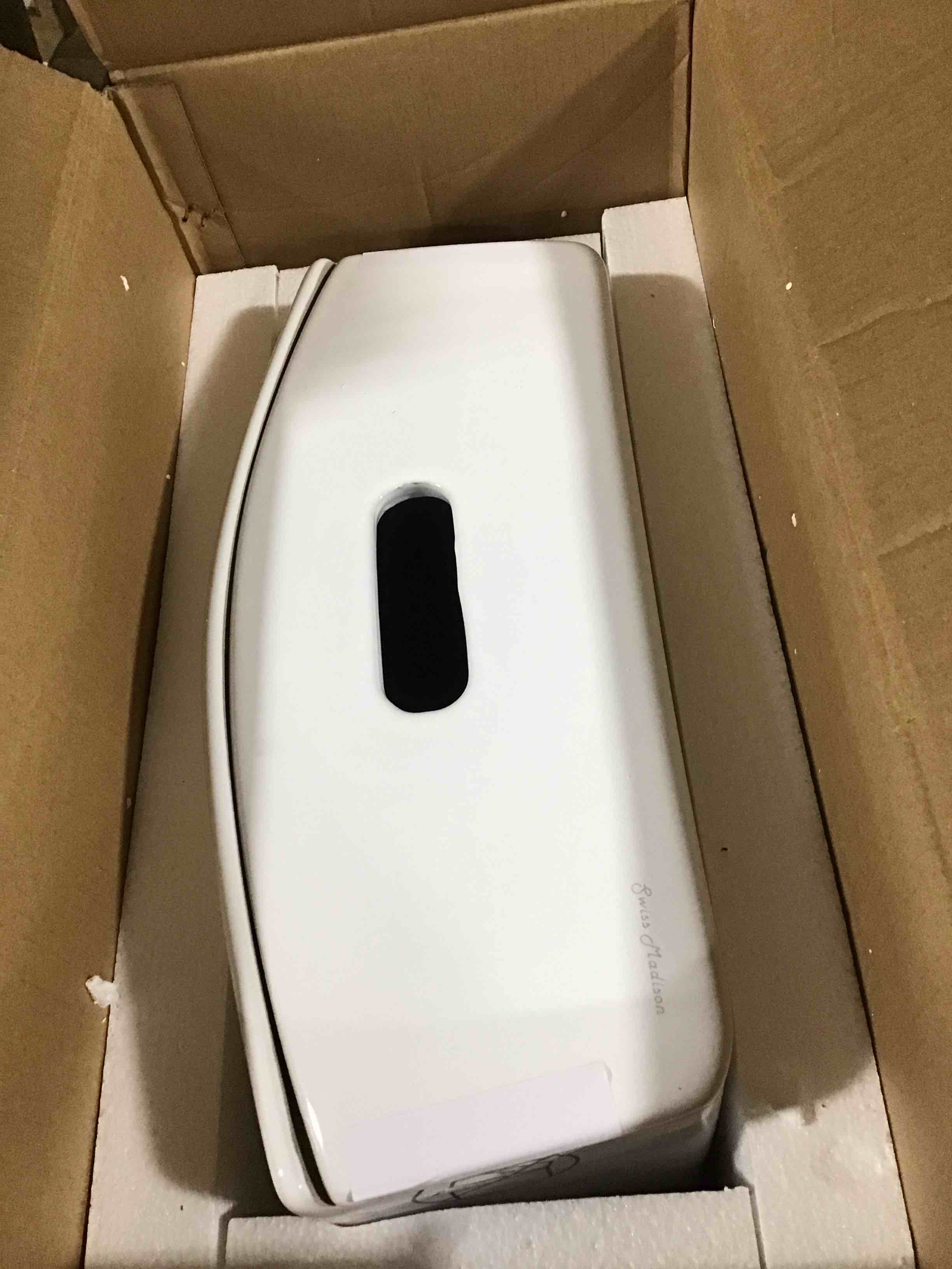 https://s3.amazonaws.com/lotting-images-prod/bidfta/RED6347158_1715009069443.jpeg