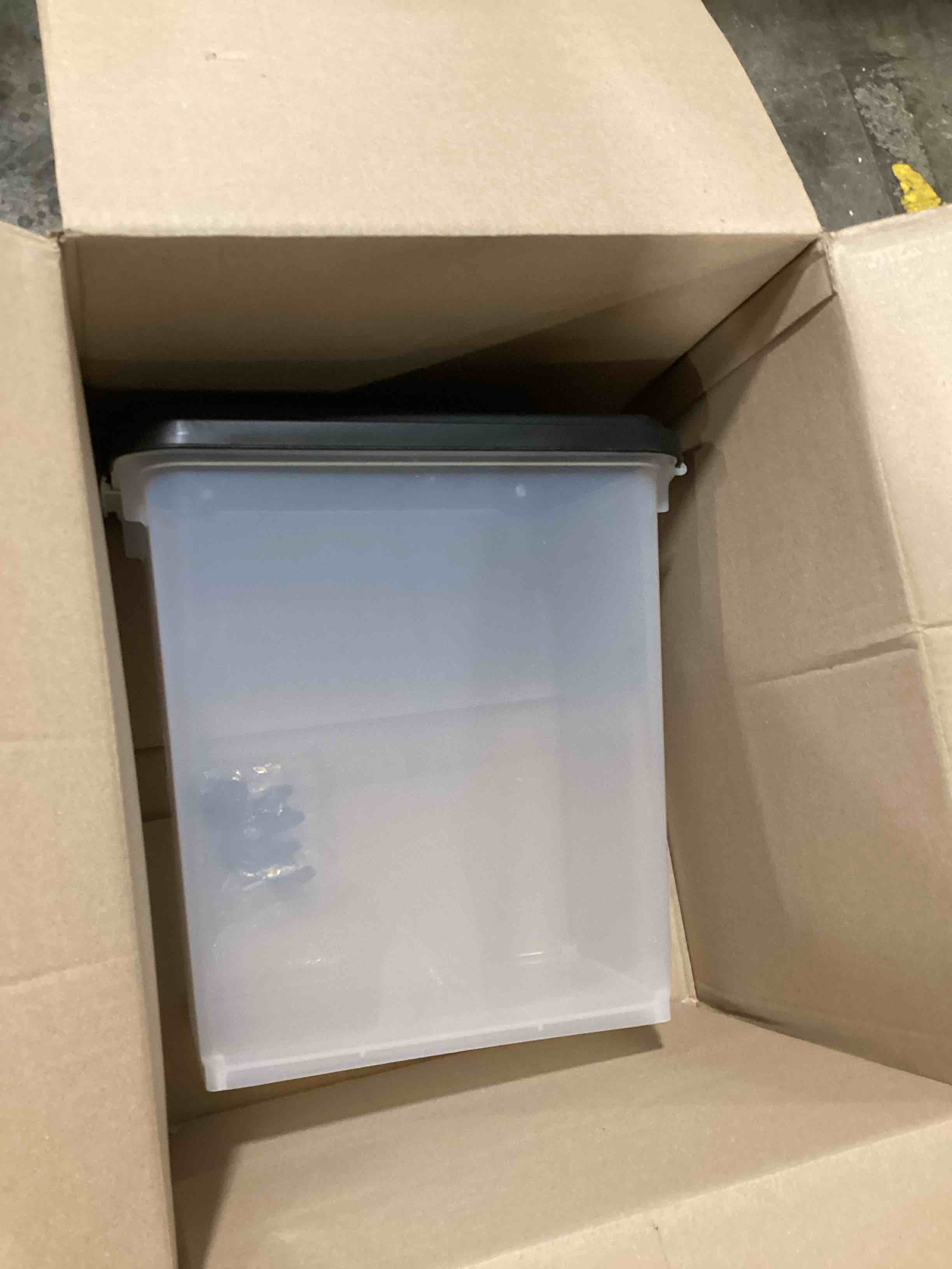 https://s3.amazonaws.com/lotting-images-prod/bidfta/RED6347496_1715172710383.jpeg