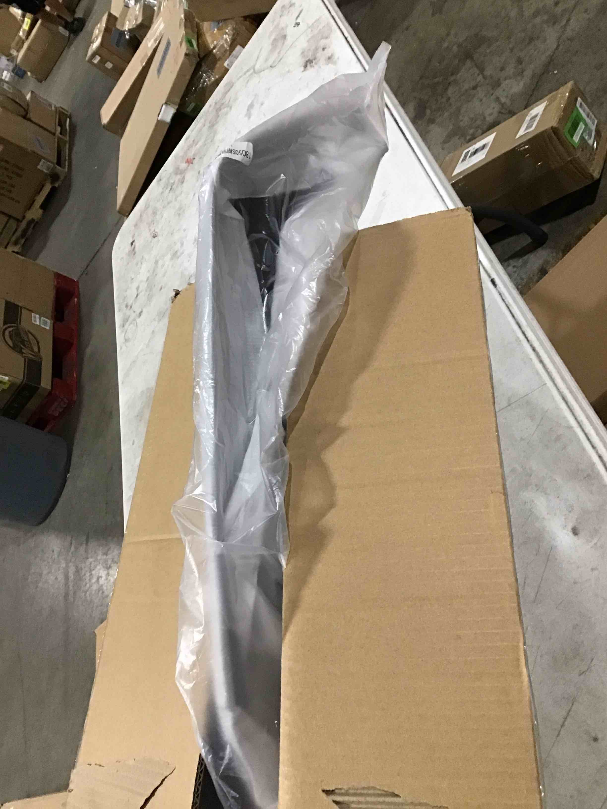 https://s3.amazonaws.com/lotting-images-prod/bidfta/RED6347639_1715190786015.jpeg