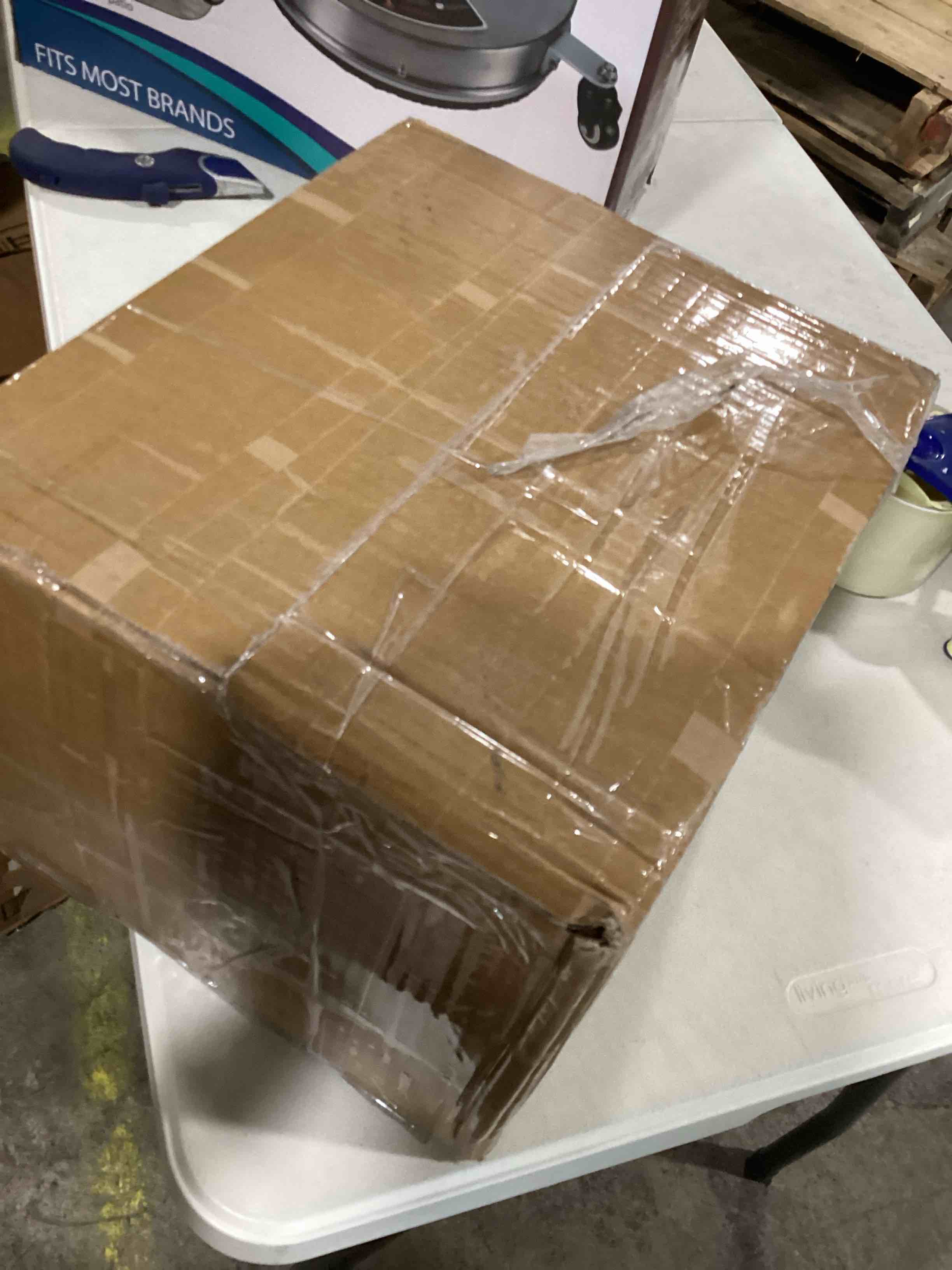 https://s3.amazonaws.com/lotting-images-prod/bidfta/RED6348292_1715697405565.jpeg
