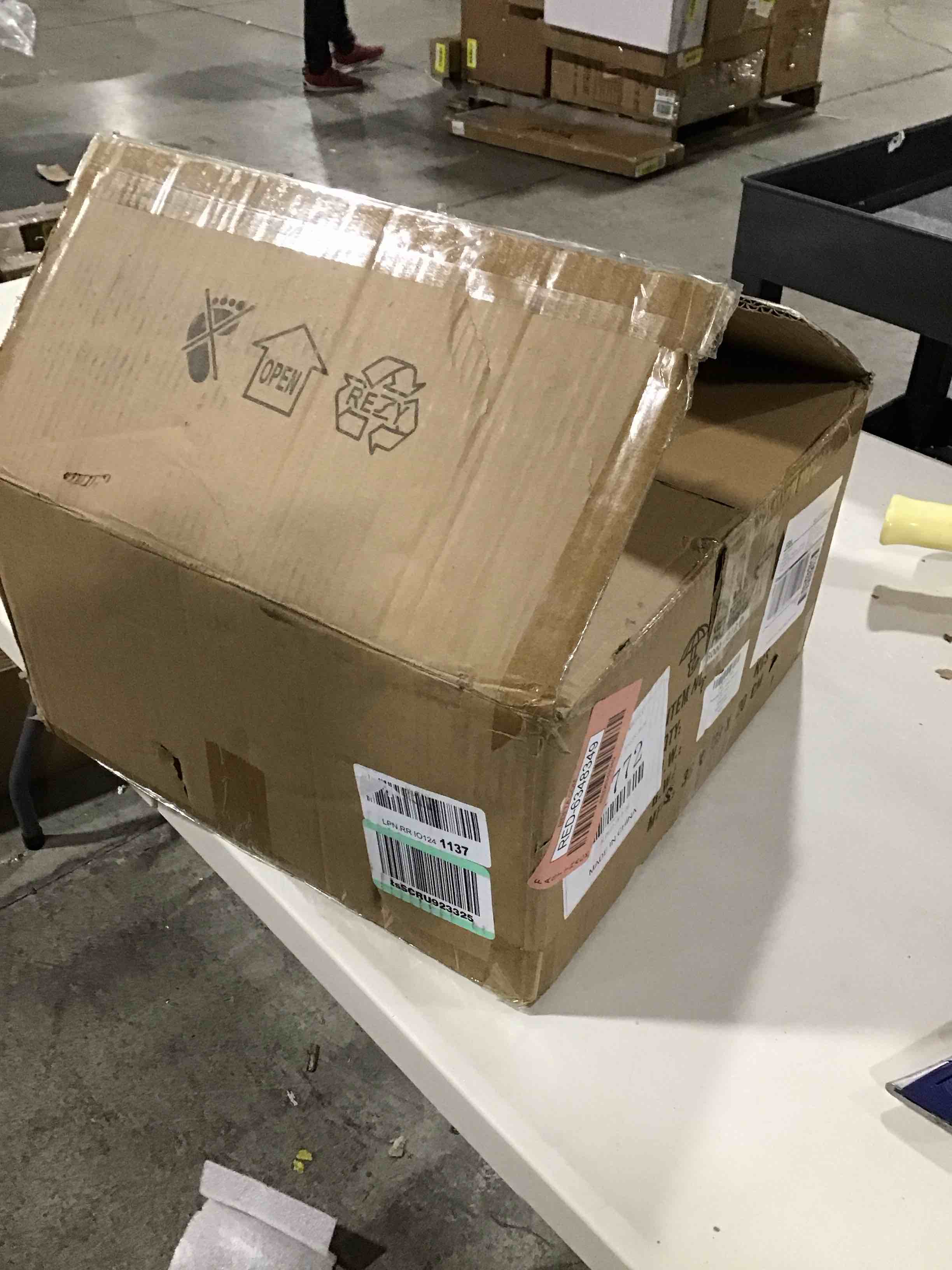https://s3.amazonaws.com/lotting-images-prod/bidfta/RED6348349_1715705395849.jpeg