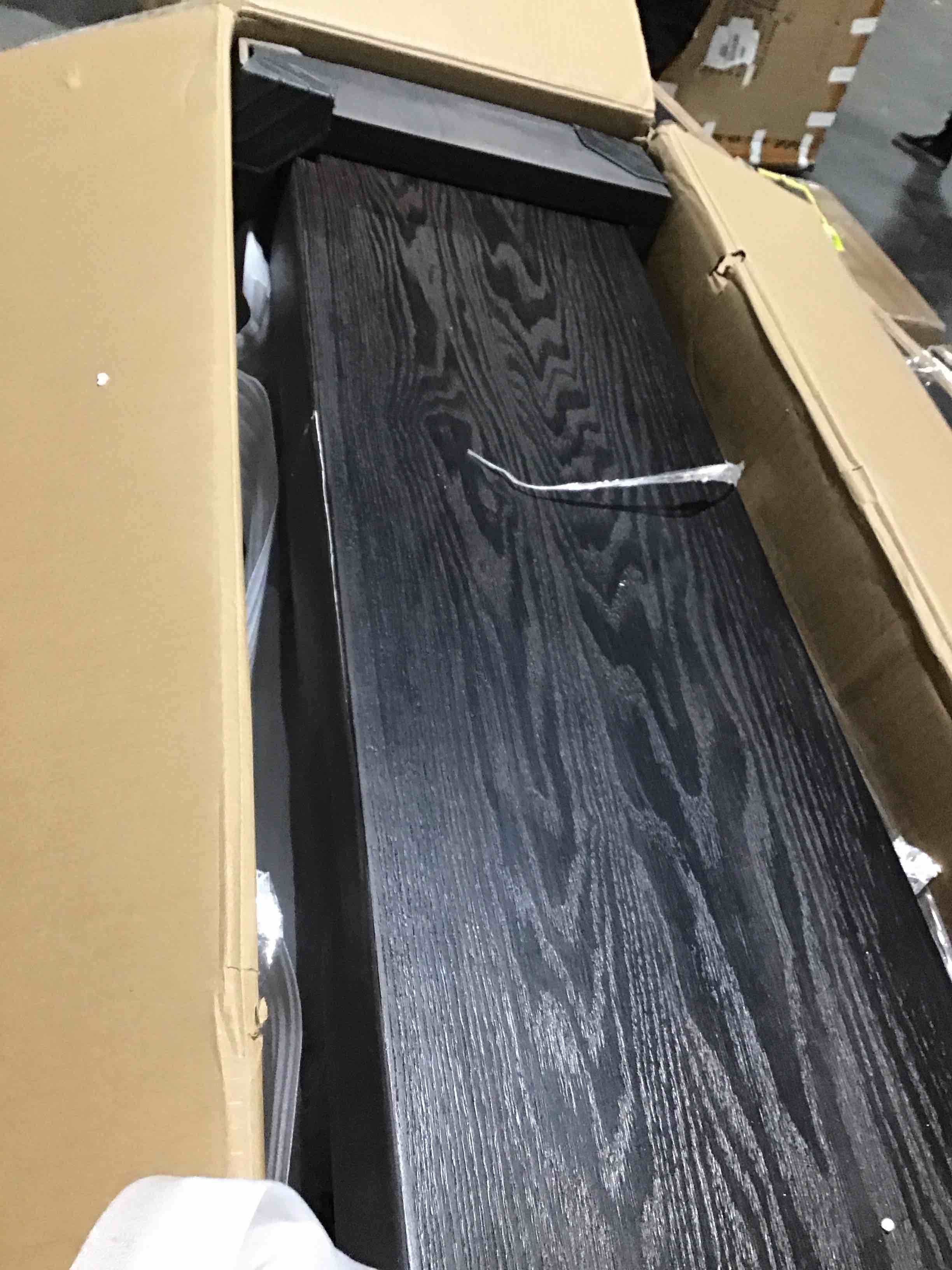 https://s3.amazonaws.com/lotting-images-prod/bidfta/RED6348807_1713970212002.jpeg