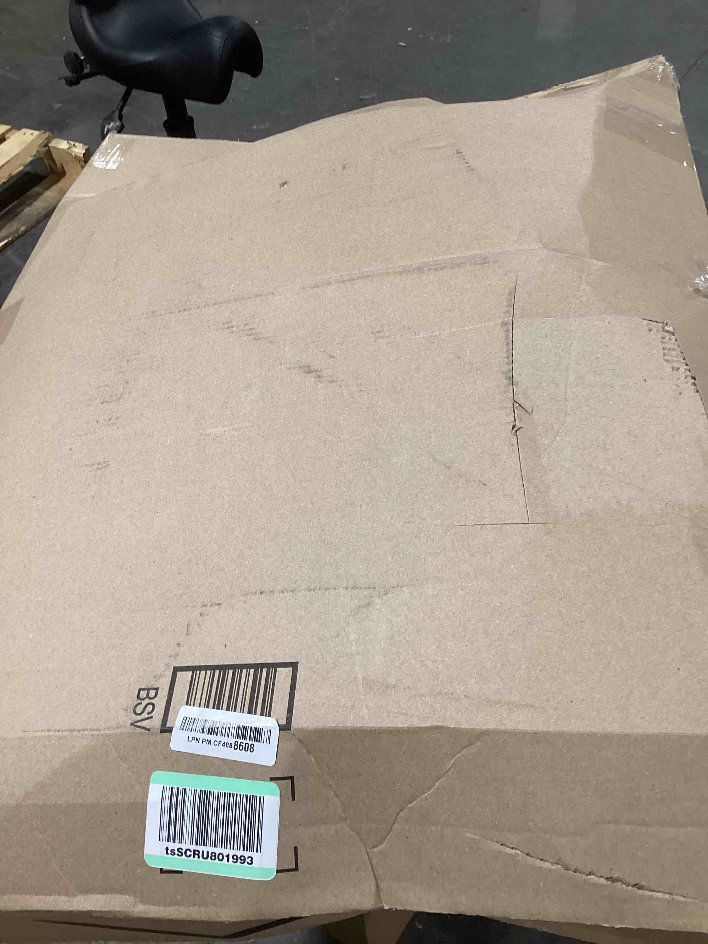 https://s3.amazonaws.com/lotting-images-prod/bidfta/RED6349150_1714157712092.jpeg