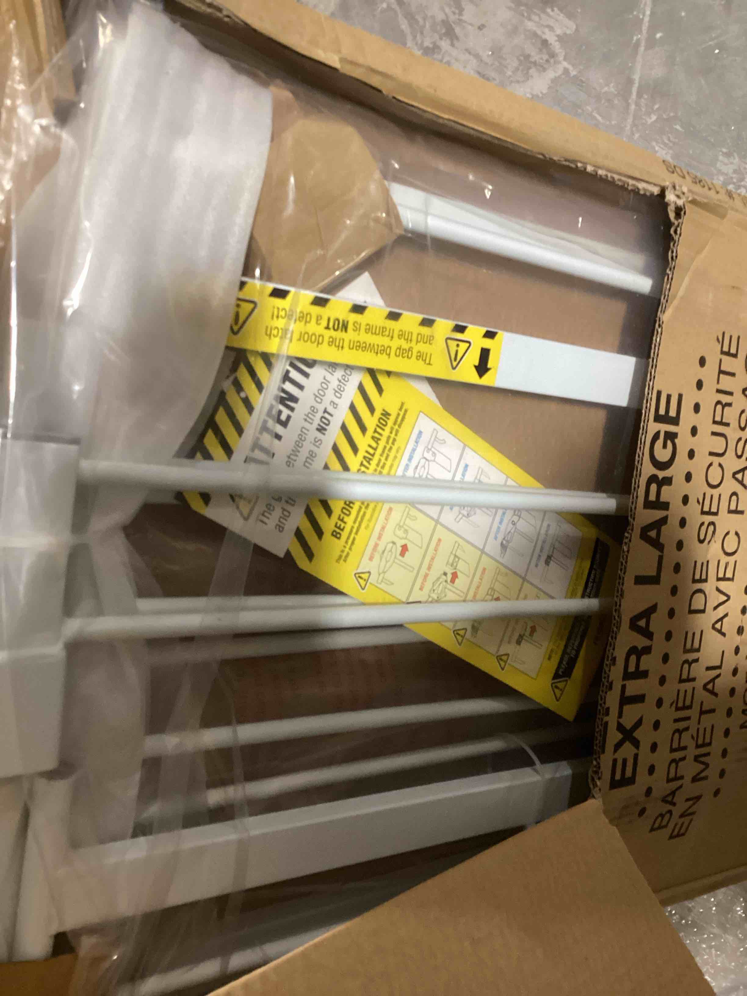 https://s3.amazonaws.com/lotting-images-prod/bidfta/RED6349163_1714158211031.jpeg