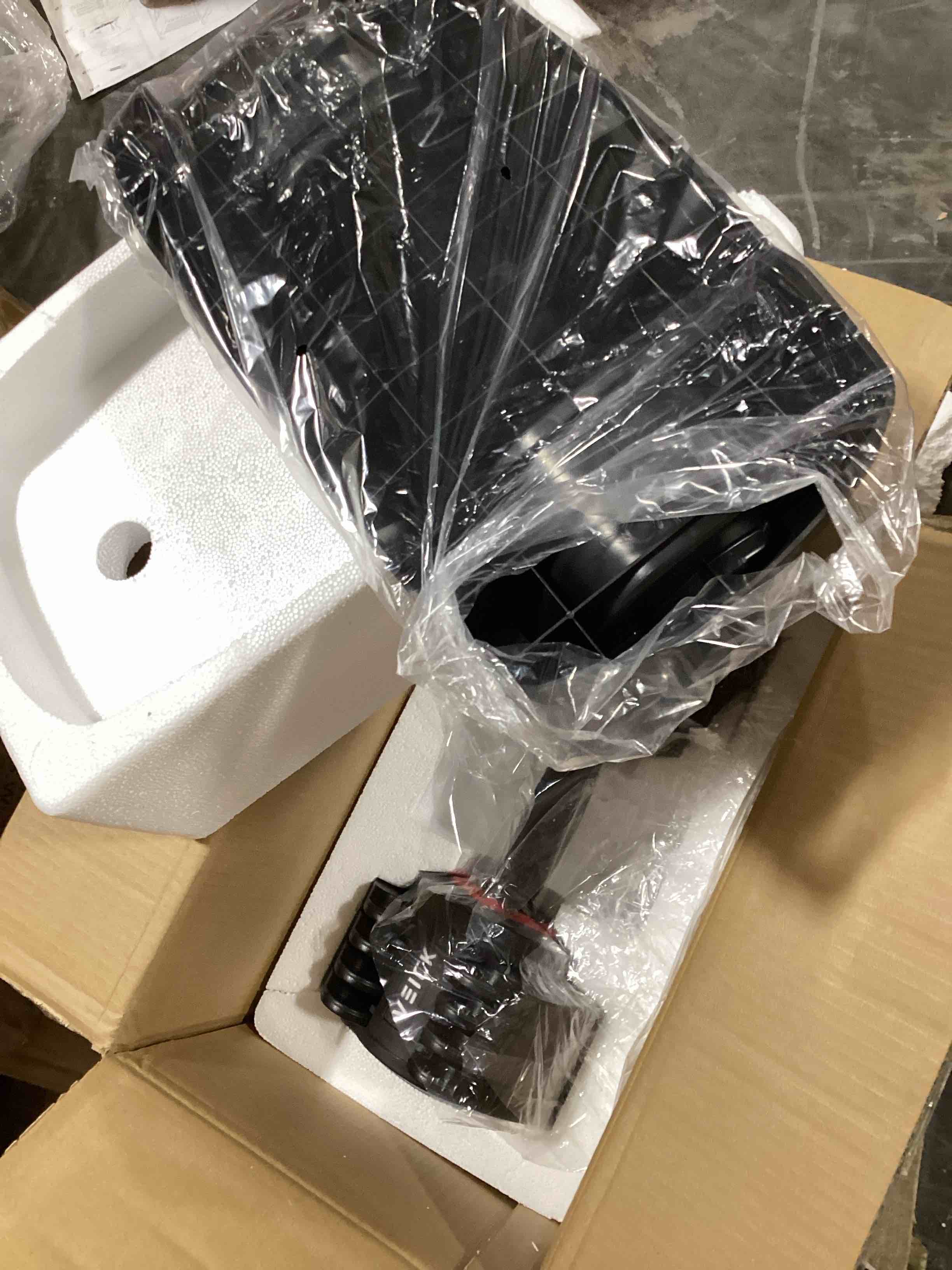 https://s3.amazonaws.com/lotting-images-prod/bidfta/RED6349202_1714393066452.jpeg