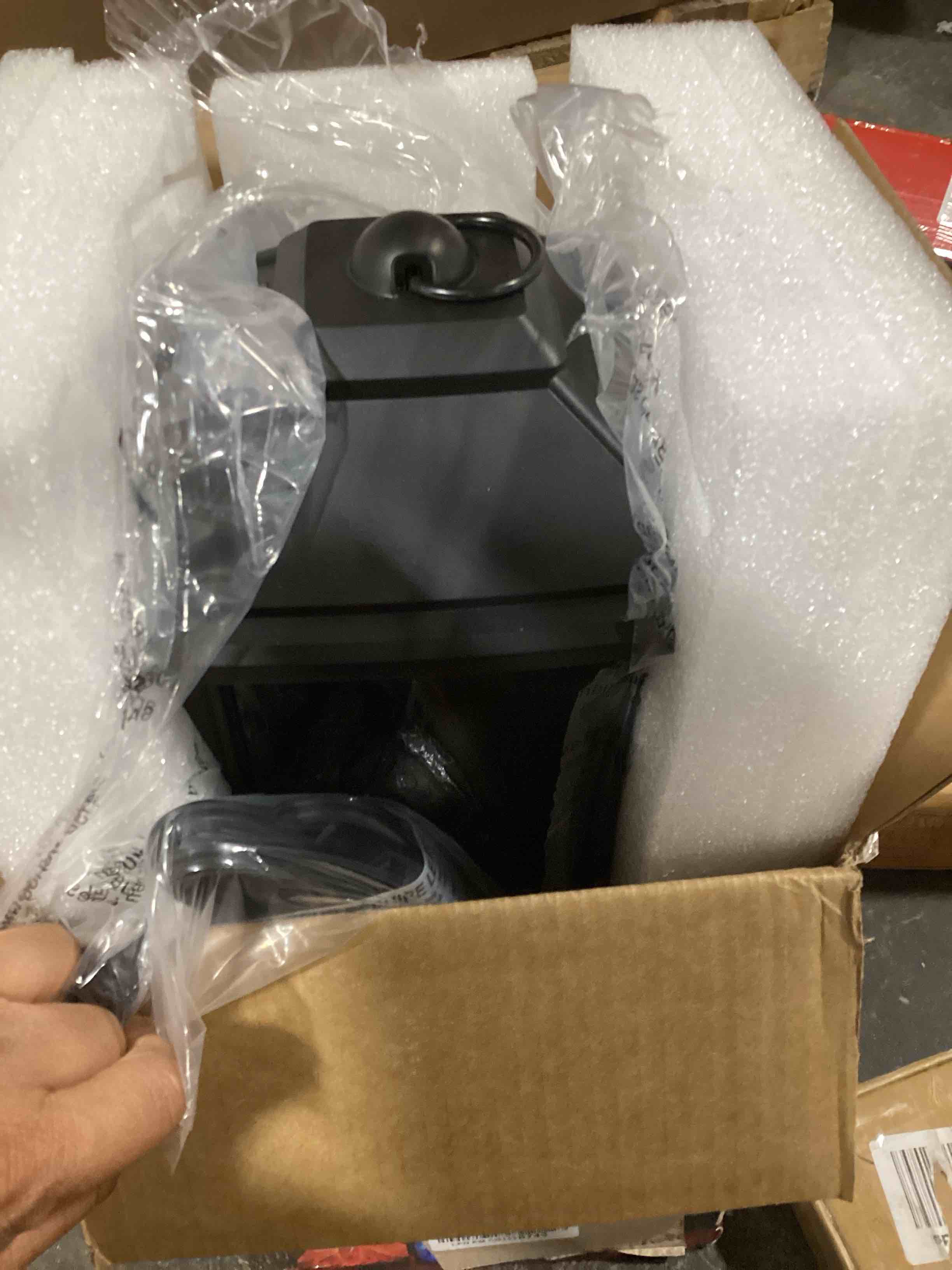 https://s3.amazonaws.com/lotting-images-prod/bidfta/RED6349317_1714408670973.jpeg