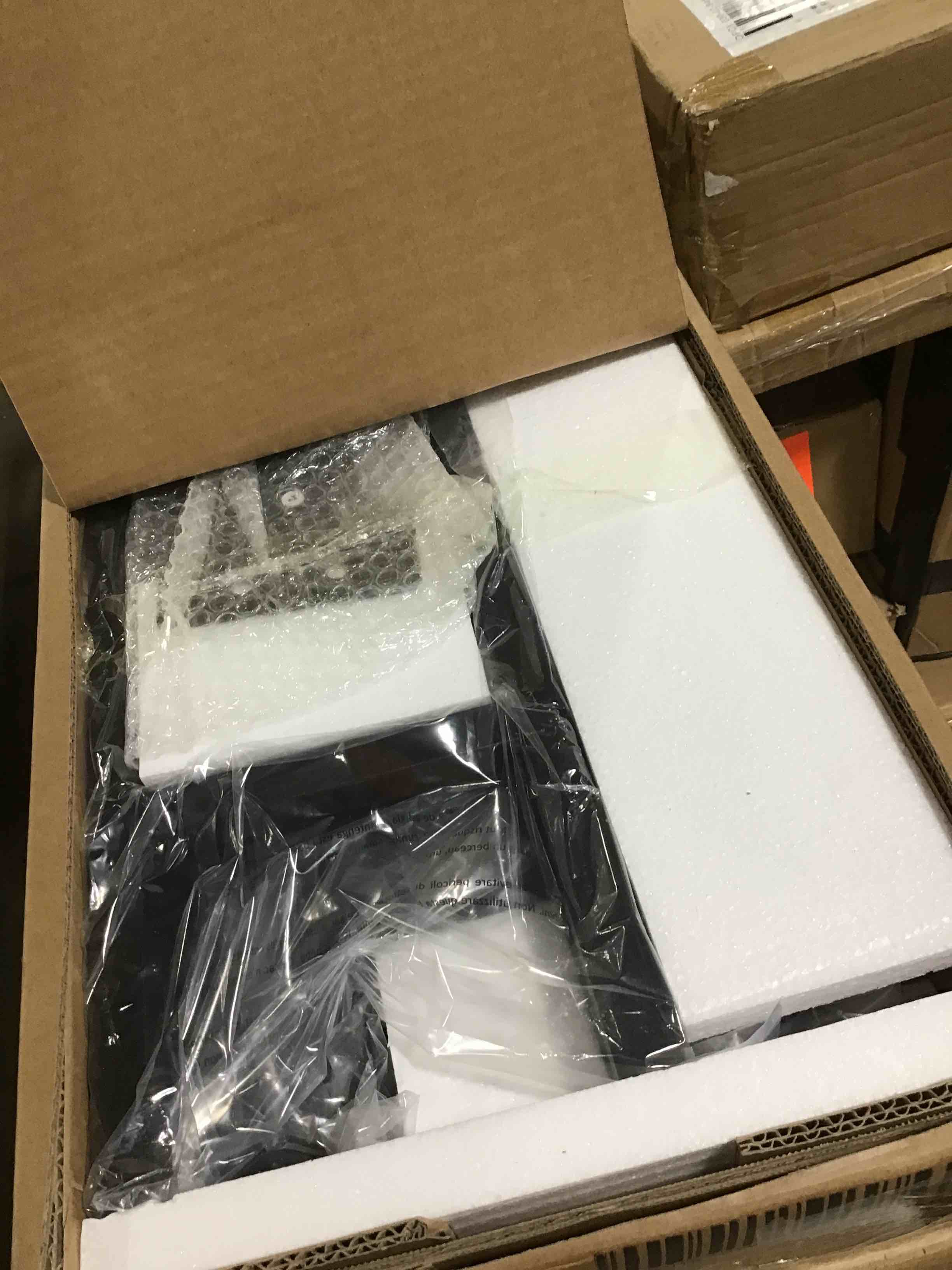 https://s3.amazonaws.com/lotting-images-prod/bidfta/RED6349949_1714047872655.jpeg