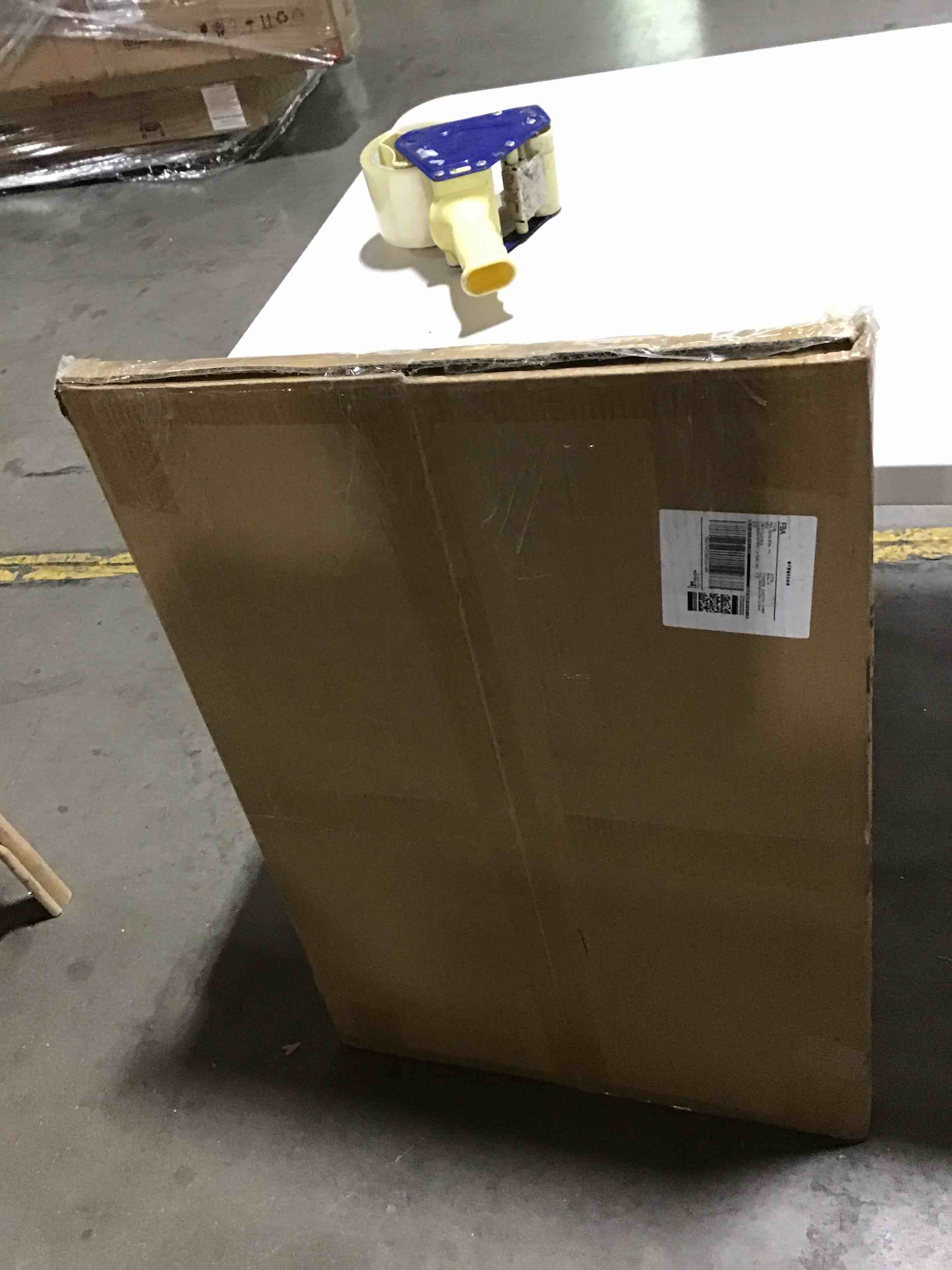 https://s3.amazonaws.com/lotting-images-prod/bidfta/RED6350033_1714143529455.jpeg