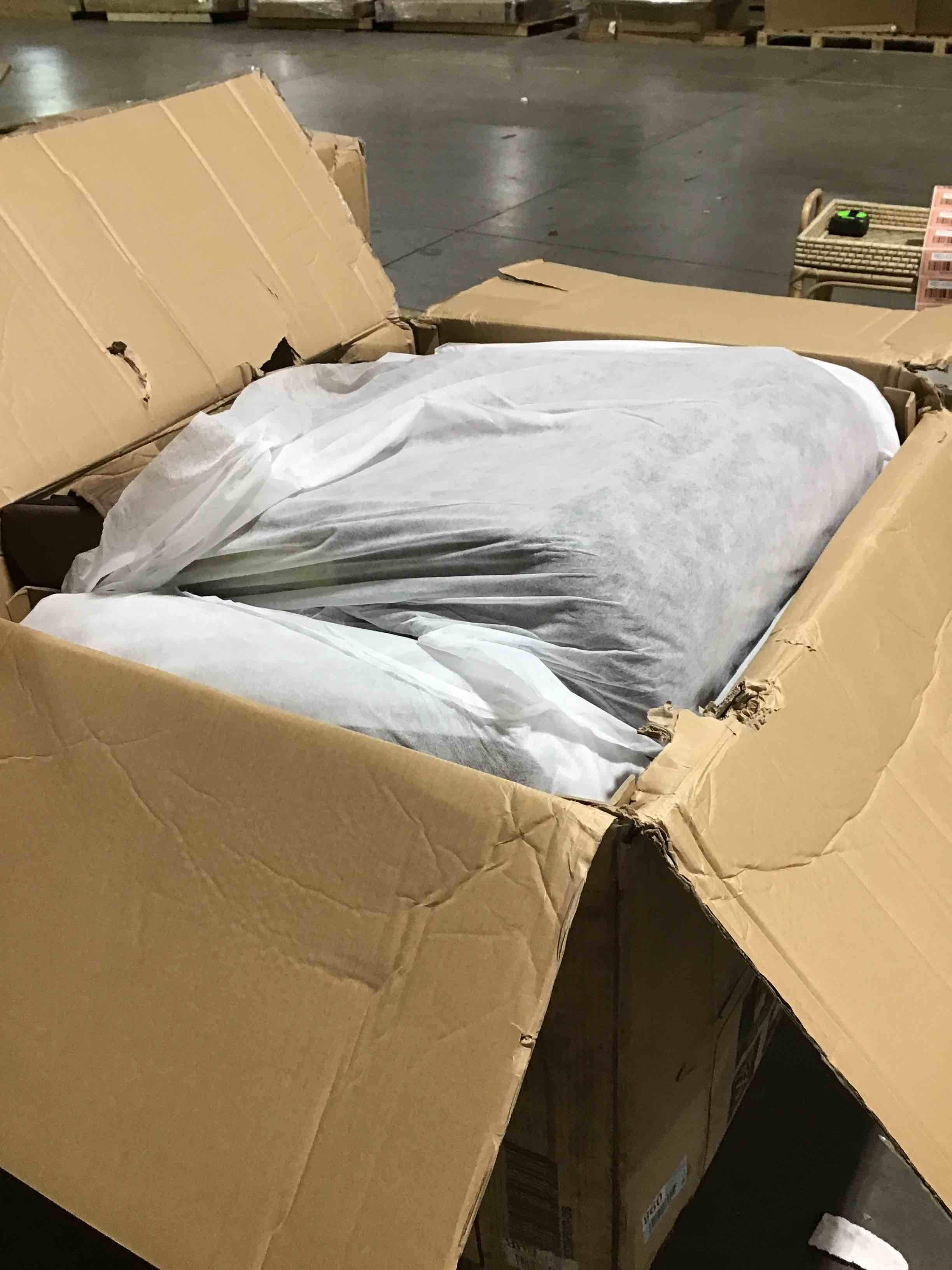 https://s3.amazonaws.com/lotting-images-prod/bidfta/RED6350142_1714565344559.jpeg