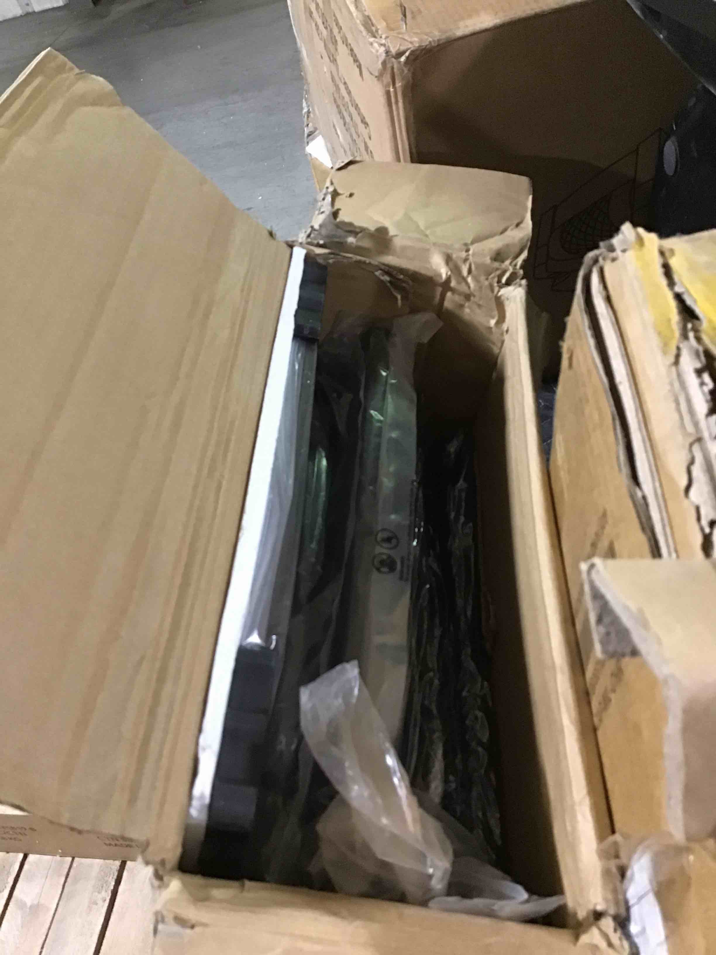 https://s3.amazonaws.com/lotting-images-prod/bidfta/RED6350147_1714567702687.jpeg