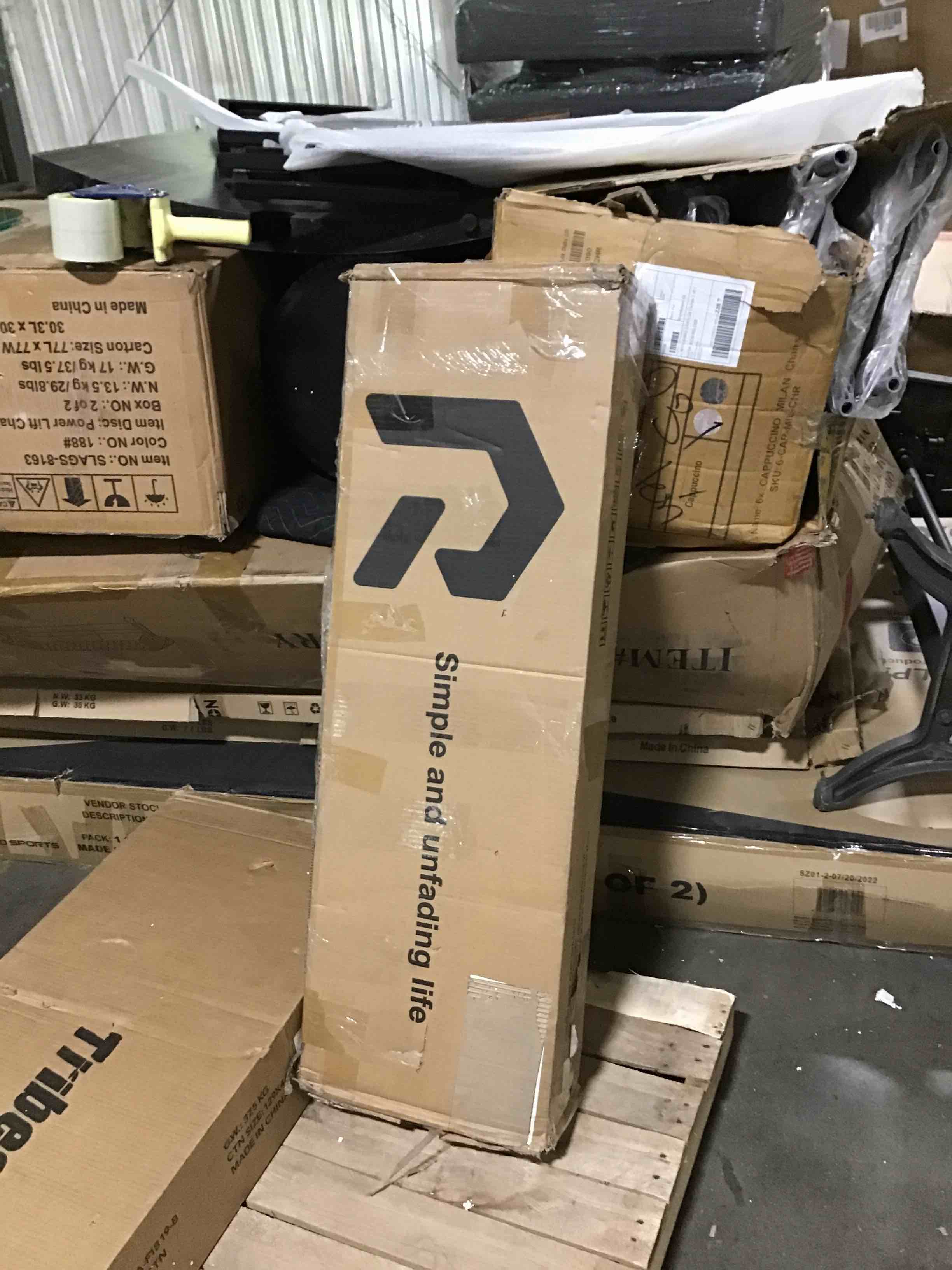 https://s3.amazonaws.com/lotting-images-prod/bidfta/RED6350147_1714567747268.jpeg