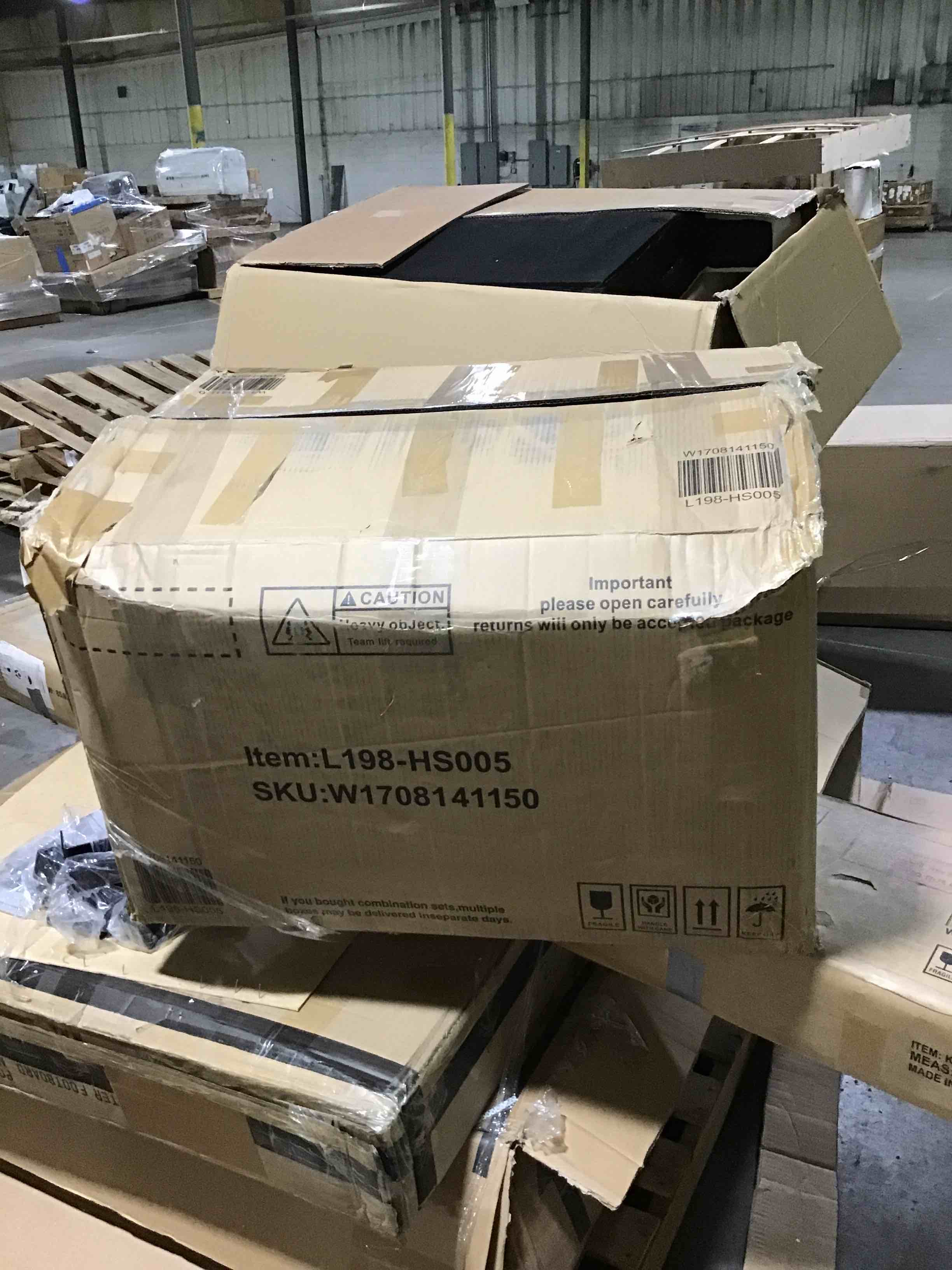 https://s3.amazonaws.com/lotting-images-prod/bidfta/RED6350149_1714569027143.jpeg