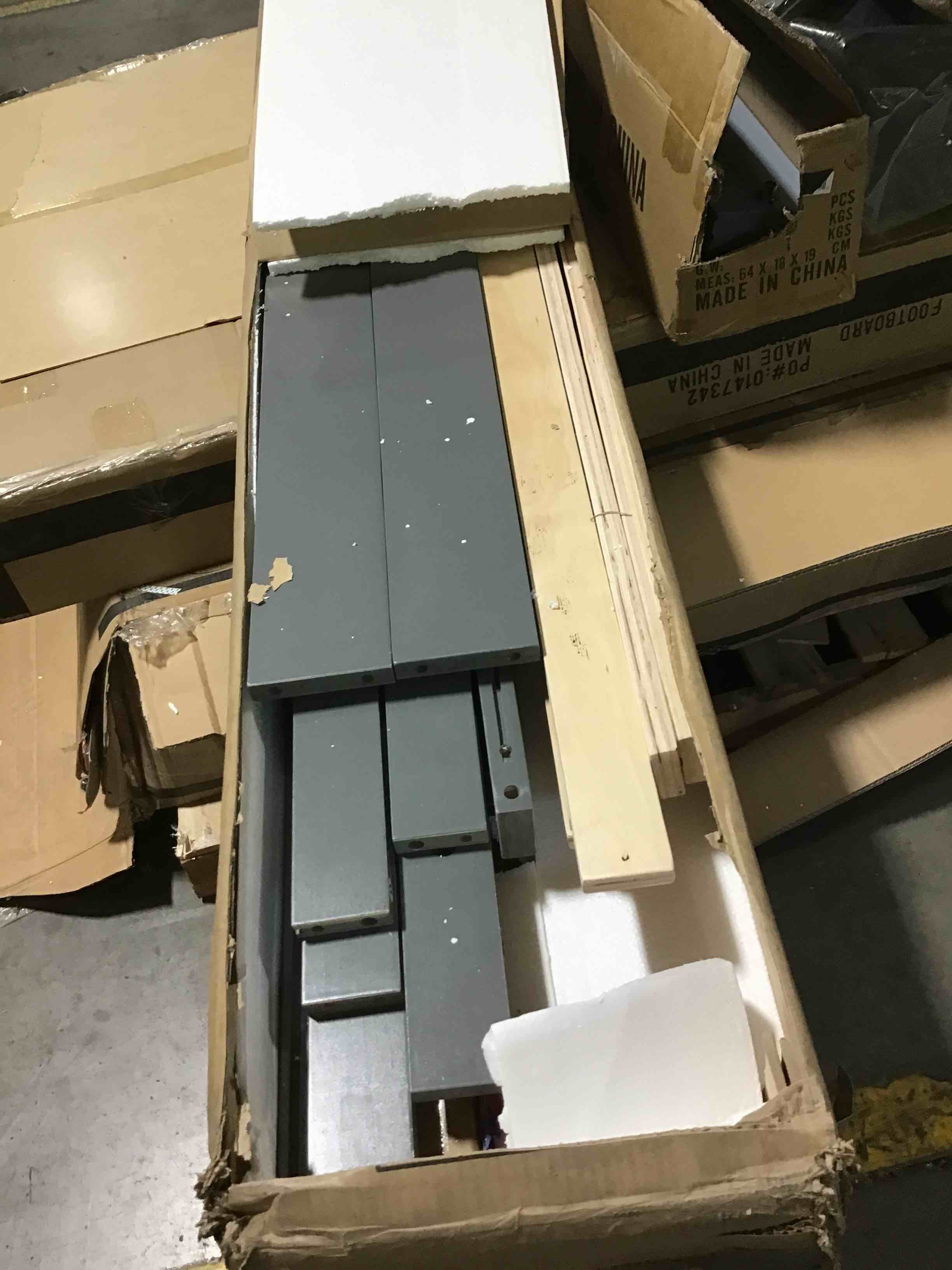 https://s3.amazonaws.com/lotting-images-prod/bidfta/RED6350150_1714569423188.jpeg