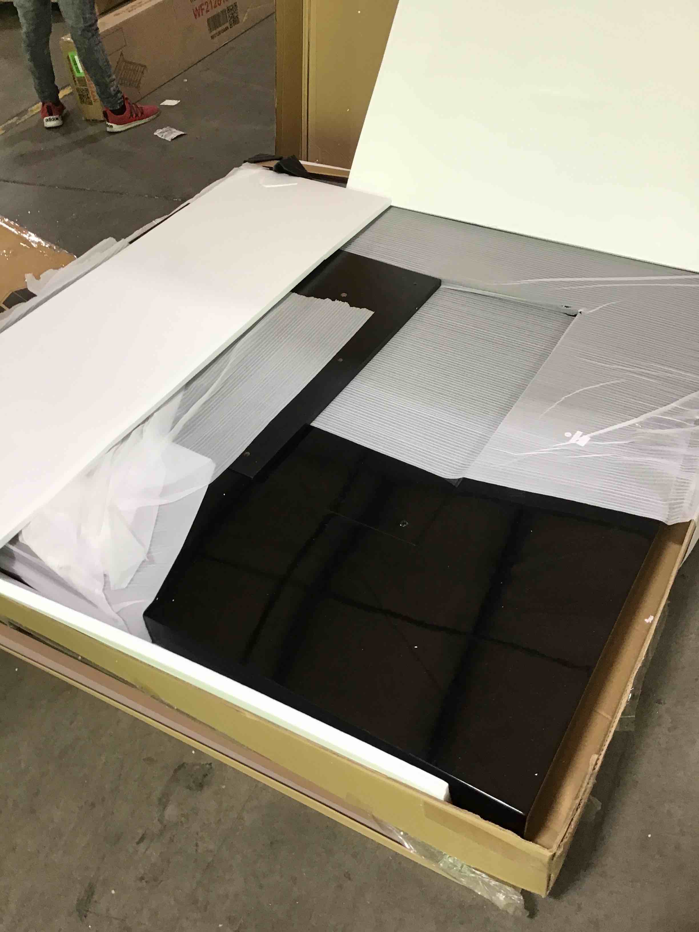https://s3.amazonaws.com/lotting-images-prod/bidfta/RED6350159_1714577800674.jpeg