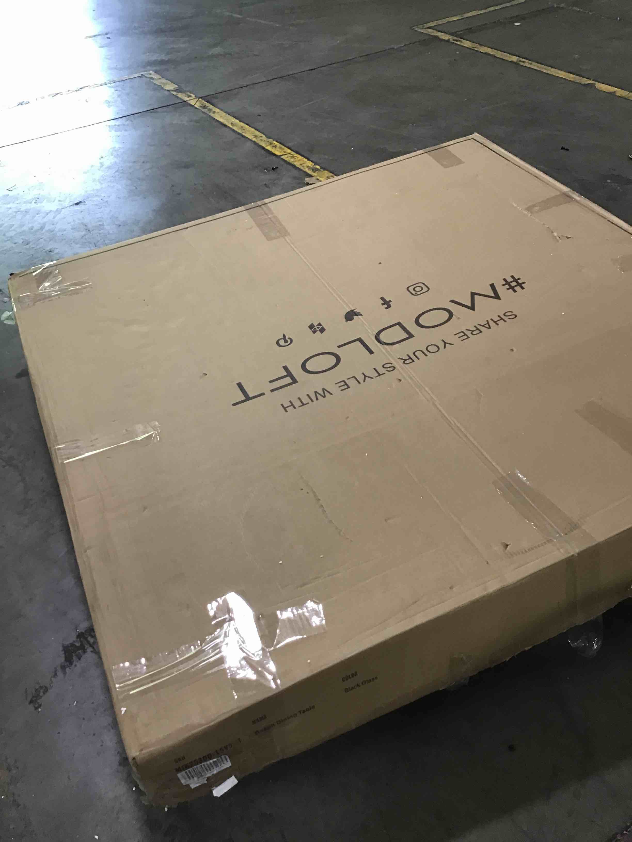 https://s3.amazonaws.com/lotting-images-prod/bidfta/RED6350159_1714577999066.jpeg