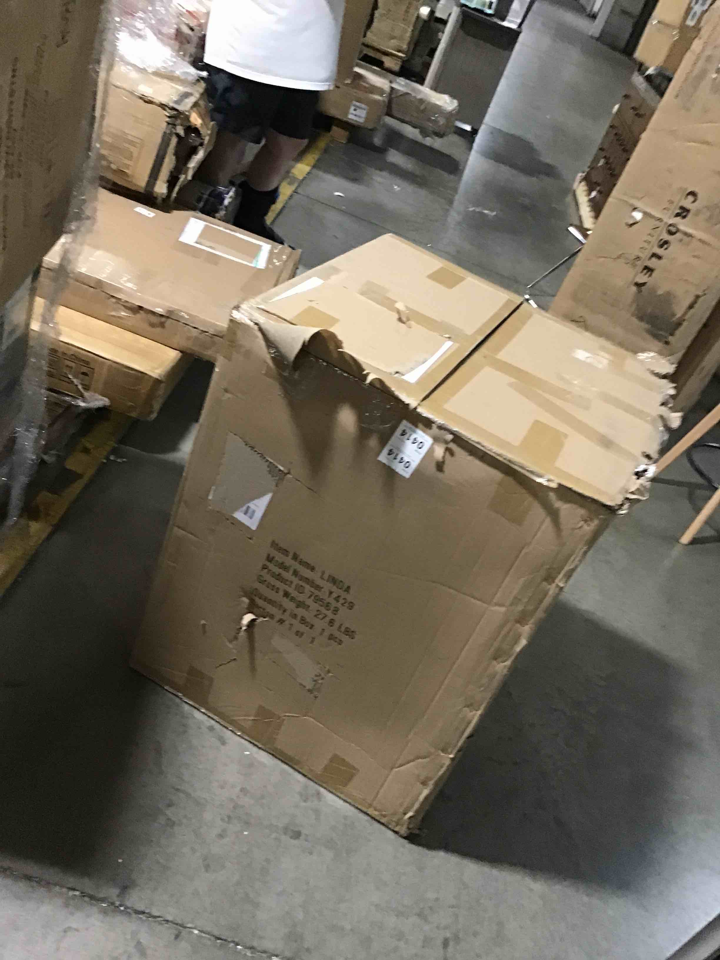https://s3.amazonaws.com/lotting-images-prod/bidfta/RED6350277_1714742481500.jpeg
