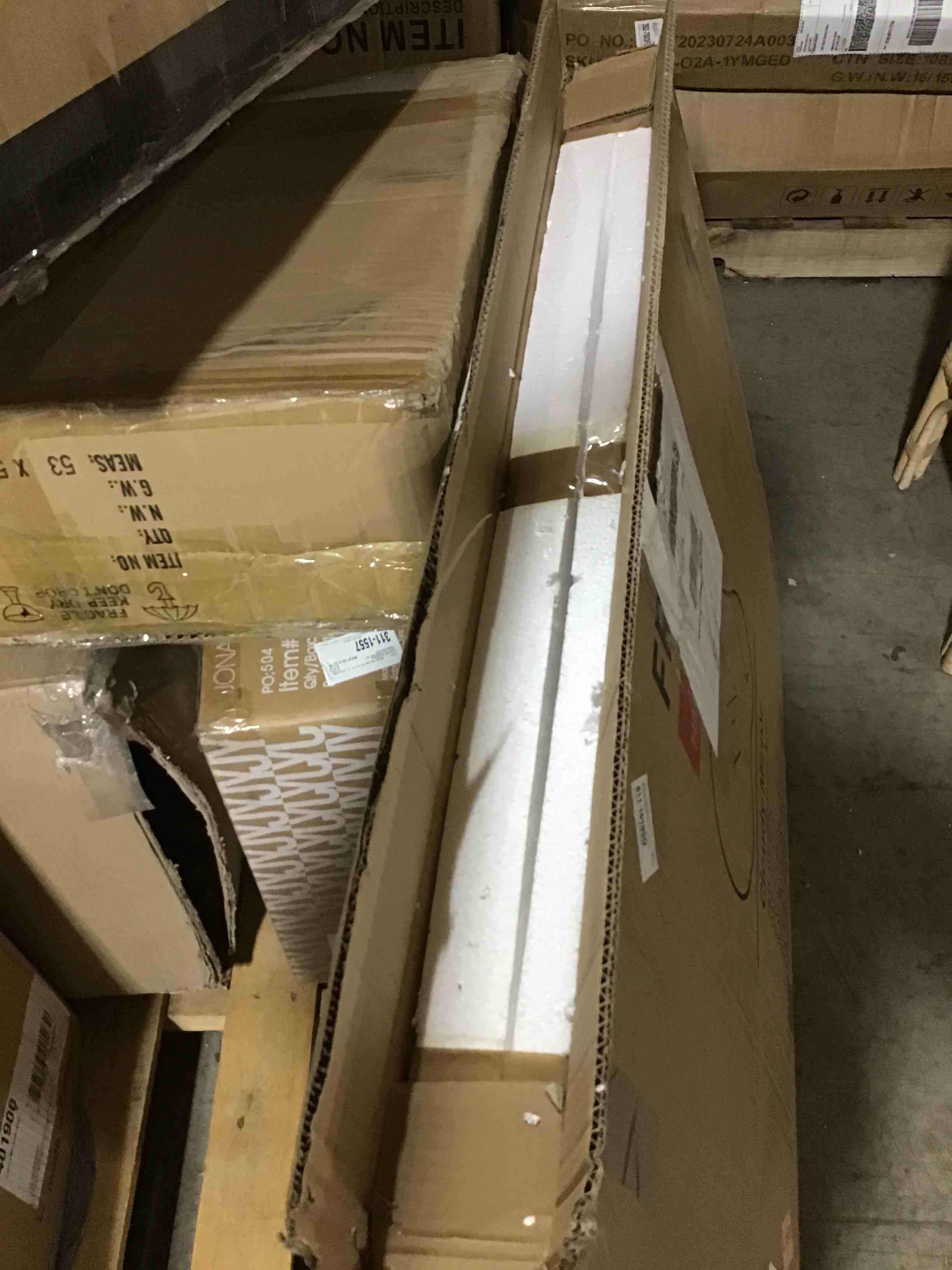 https://s3.amazonaws.com/lotting-images-prod/bidfta/RED6350606_1715705722558.jpeg