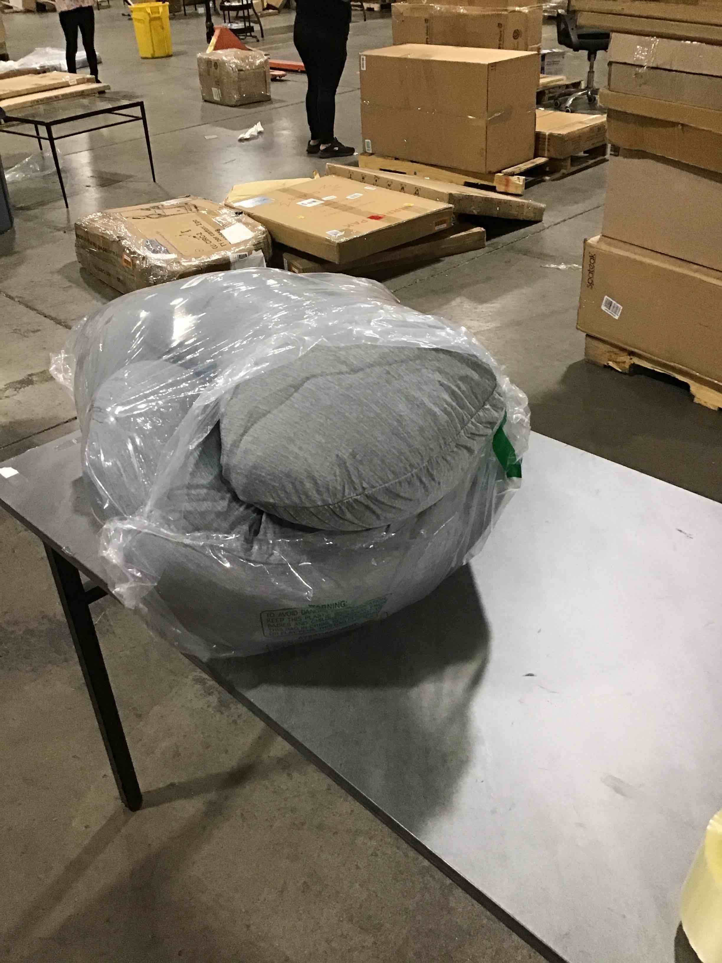 https://s3.amazonaws.com/lotting-images-prod/bidfta/RED6350965_1716204704096.jpeg
