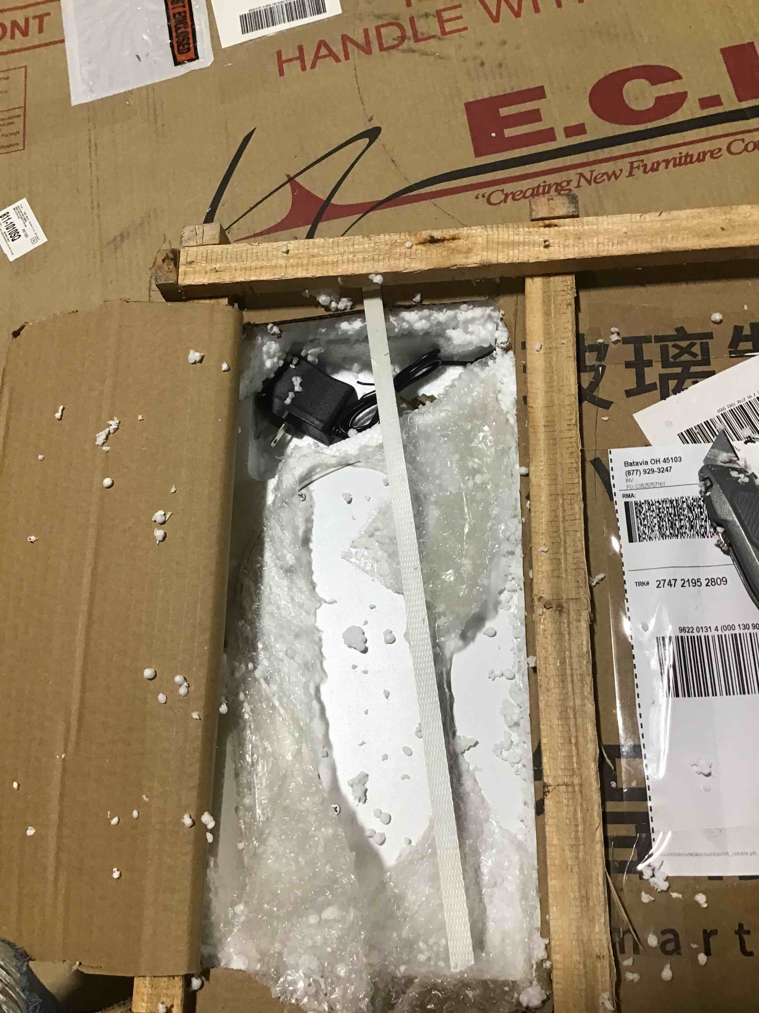 https://s3.amazonaws.com/lotting-images-prod/bidfta/RED6351165_1716557994092.jpeg