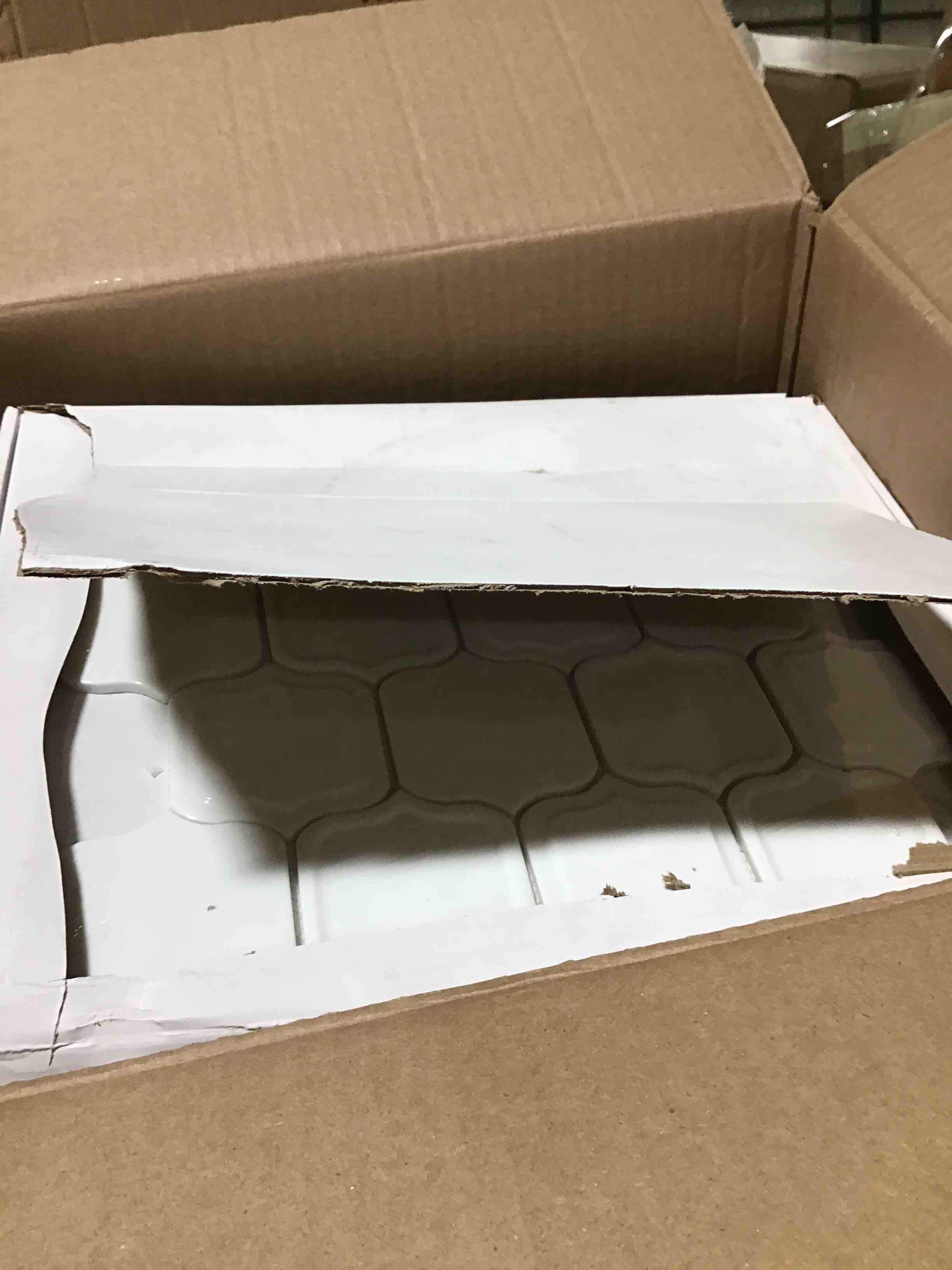 https://s3.amazonaws.com/lotting-images-prod/bidfta/RED6351406_1717012644077.jpeg