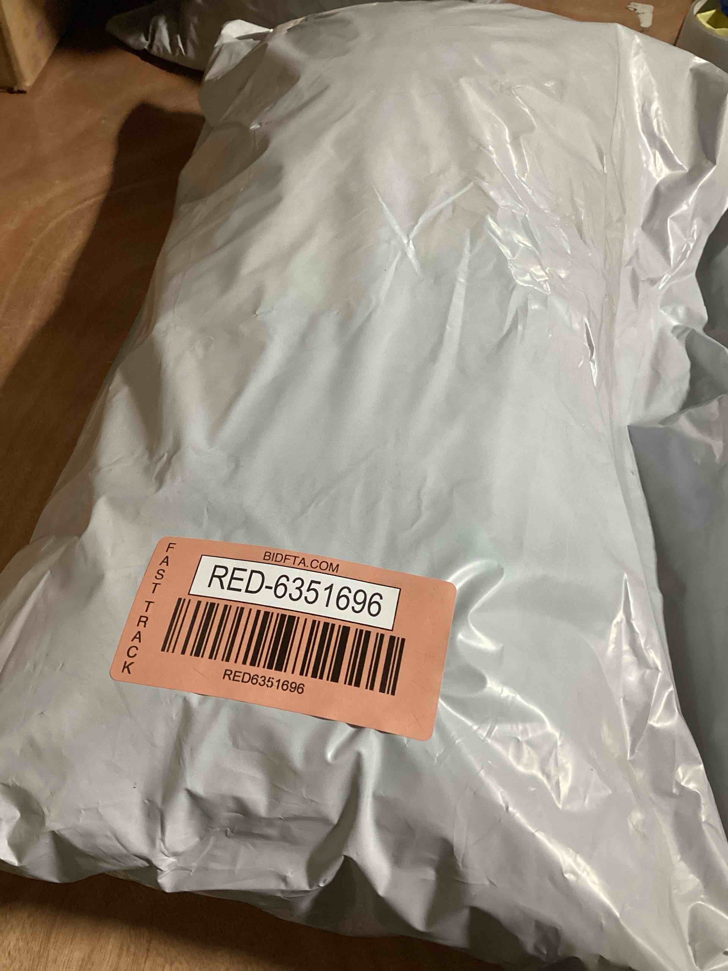 https://s3.amazonaws.com/lotting-images-prod/bidfta/RED6351696_1714676937895.jpeg