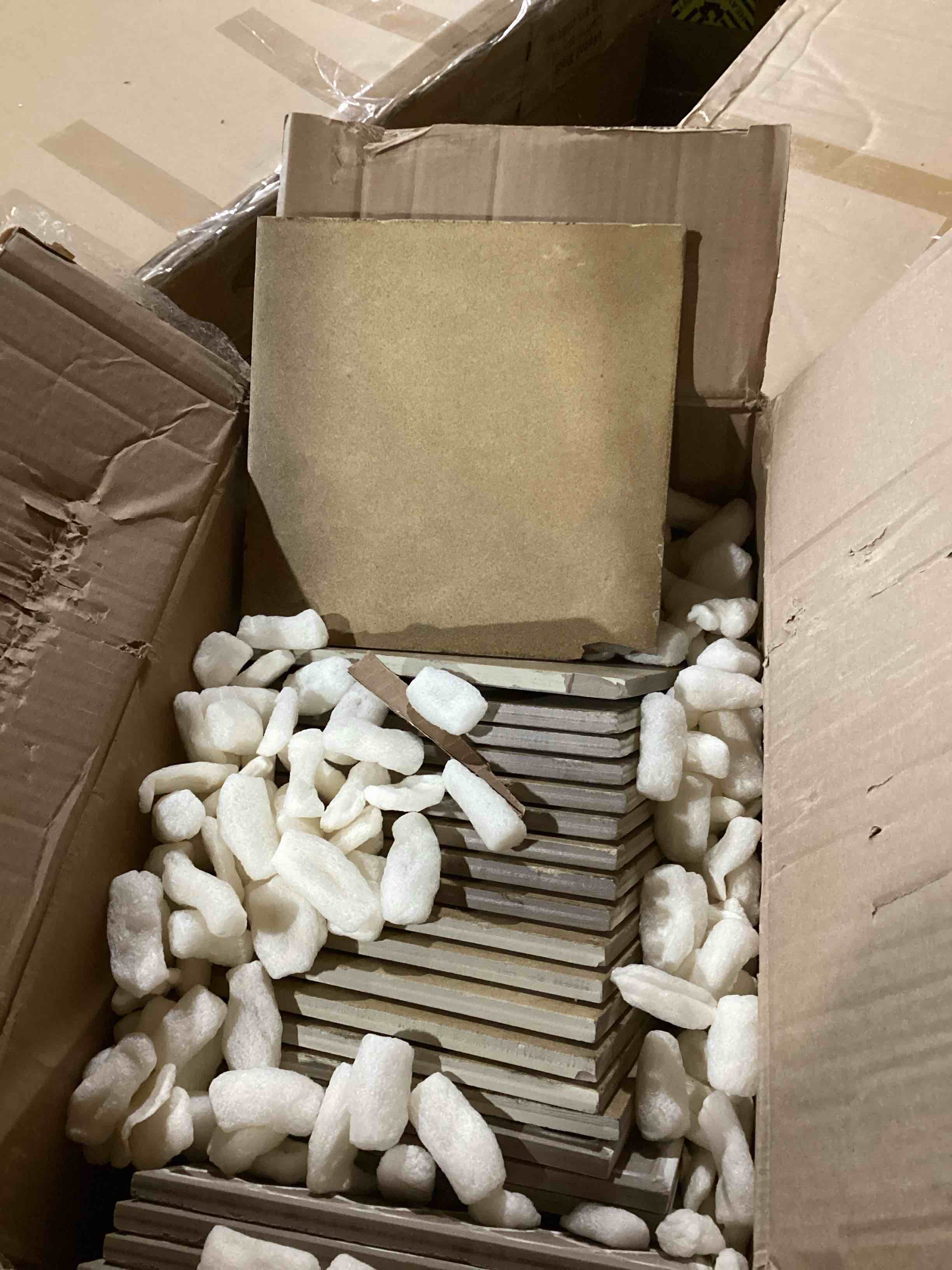 https://s3.amazonaws.com/lotting-images-prod/bidfta/RED6351978_1715083897738.jpeg