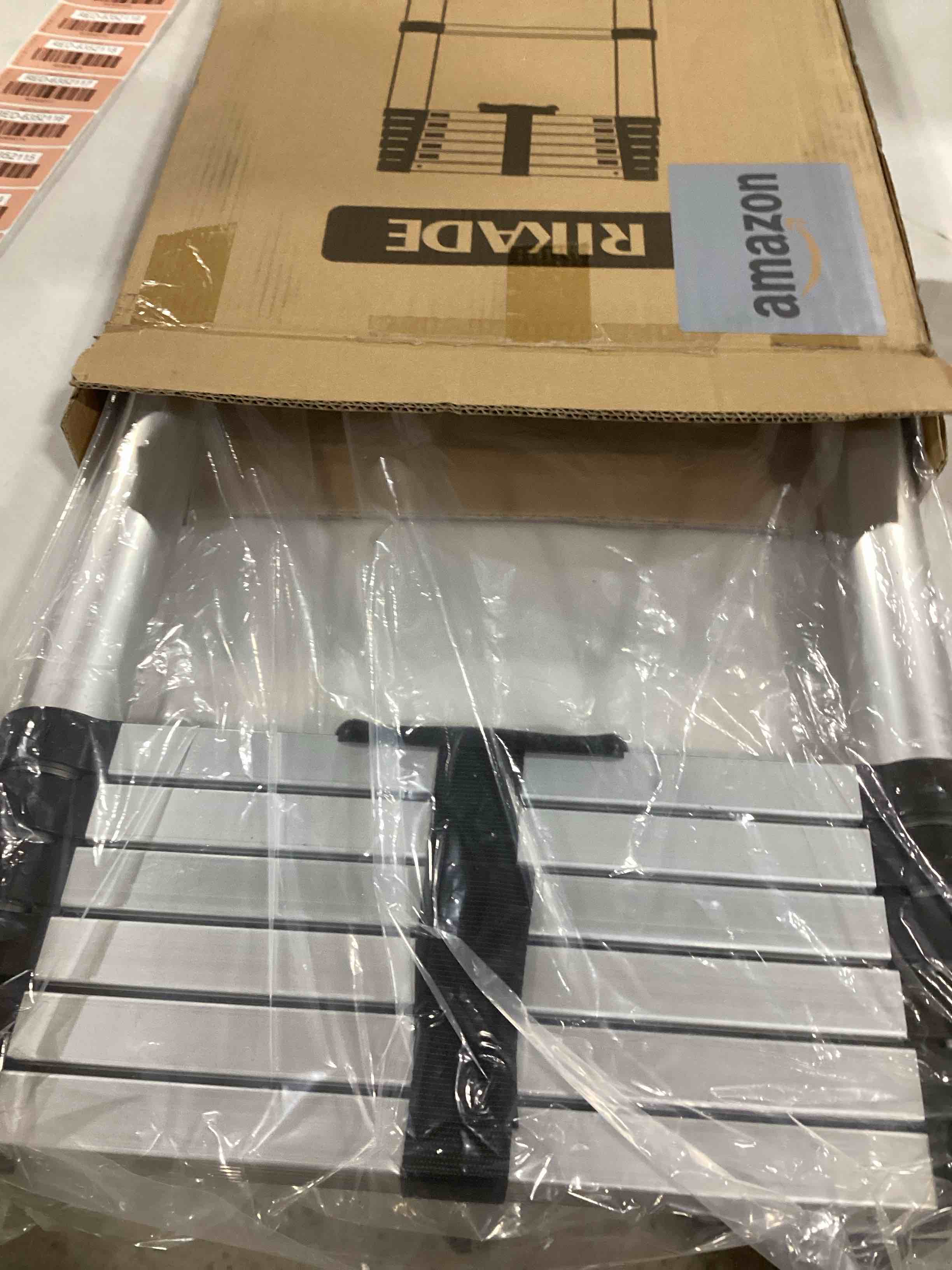 https://s3.amazonaws.com/lotting-images-prod/bidfta/RED6352102_1715172335023.jpeg
