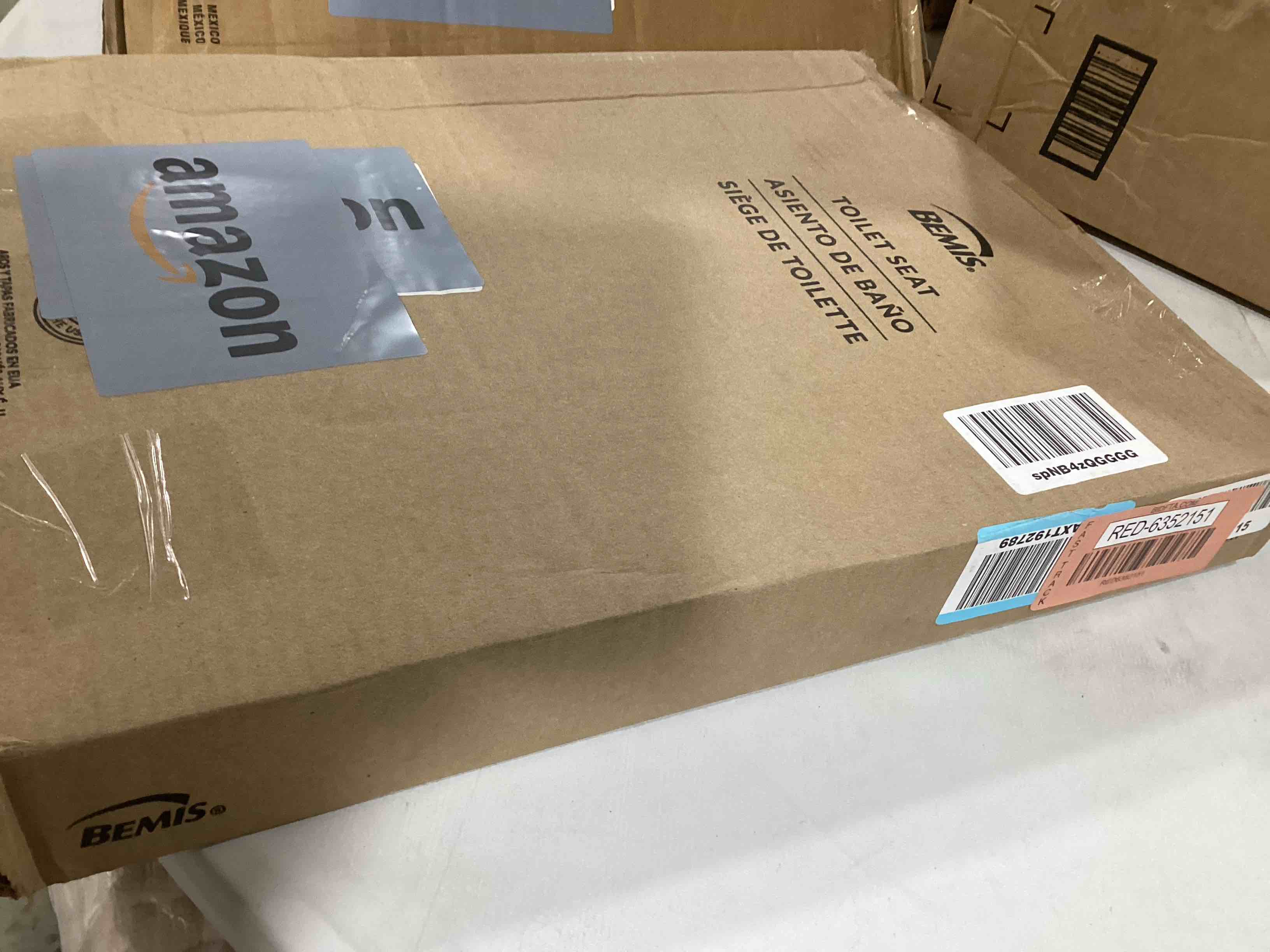 https://s3.amazonaws.com/lotting-images-prod/bidfta/RED6352151_1715179854380.jpeg