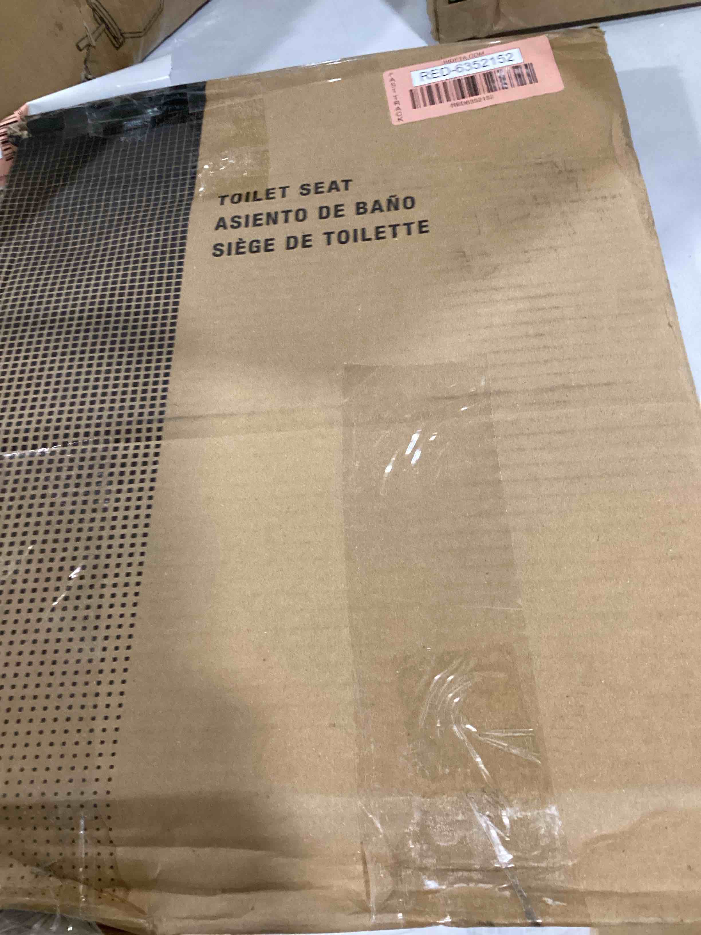 https://s3.amazonaws.com/lotting-images-prod/bidfta/RED6352152_1715179920752.jpeg