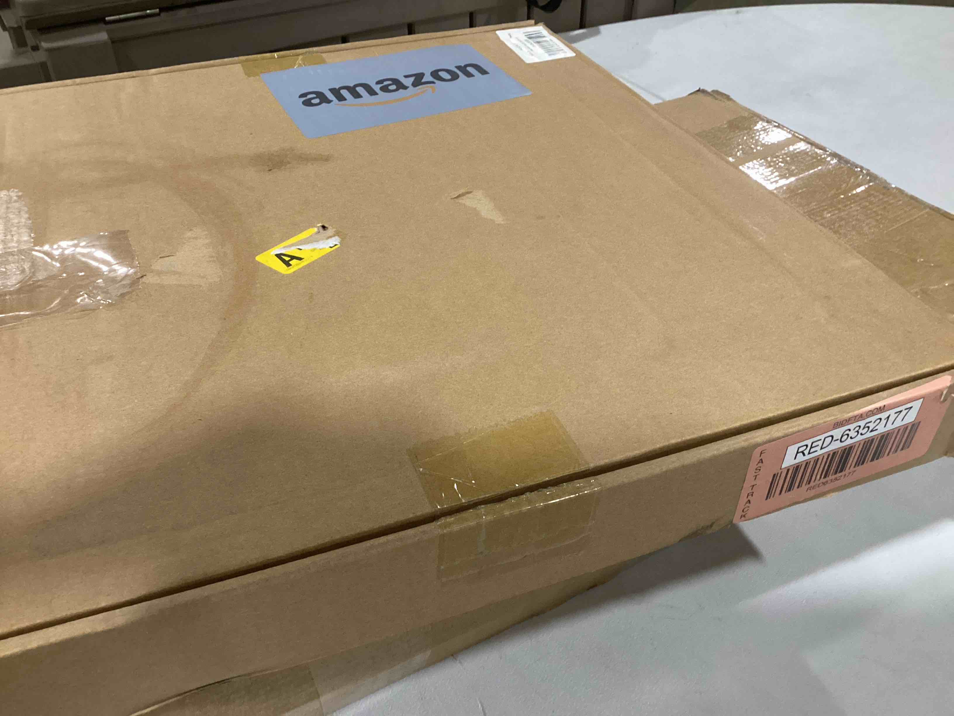 https://s3.amazonaws.com/lotting-images-prod/bidfta/RED6352177_1715183351667.jpeg