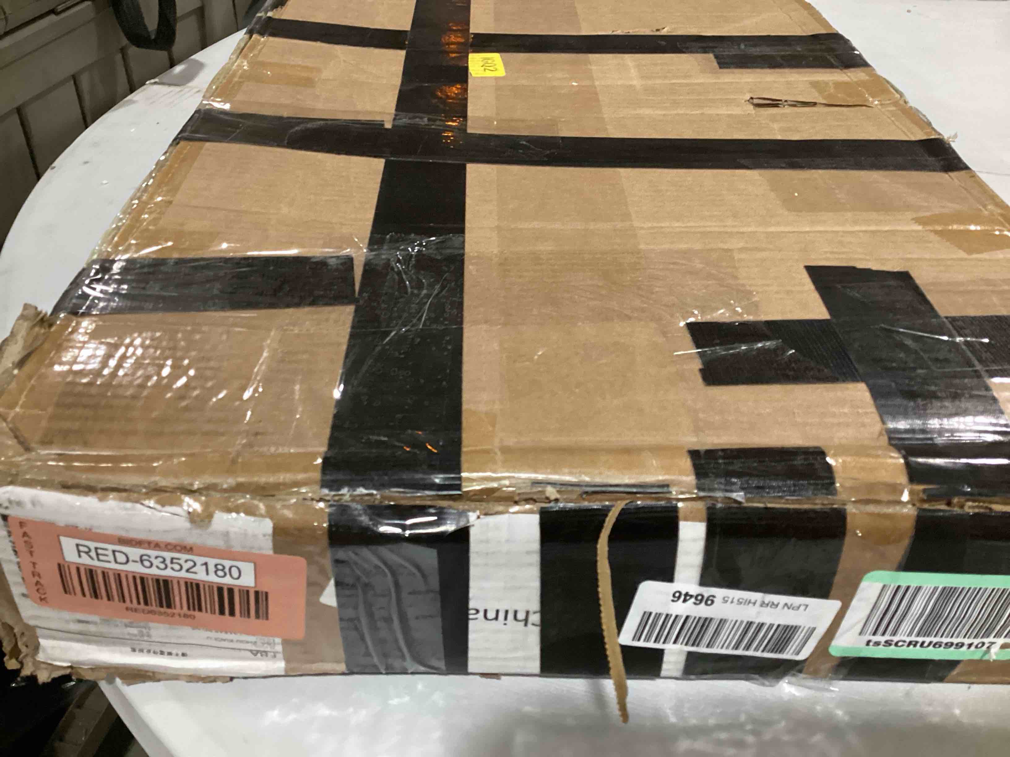 https://s3.amazonaws.com/lotting-images-prod/bidfta/RED6352180_1715183643277.jpeg