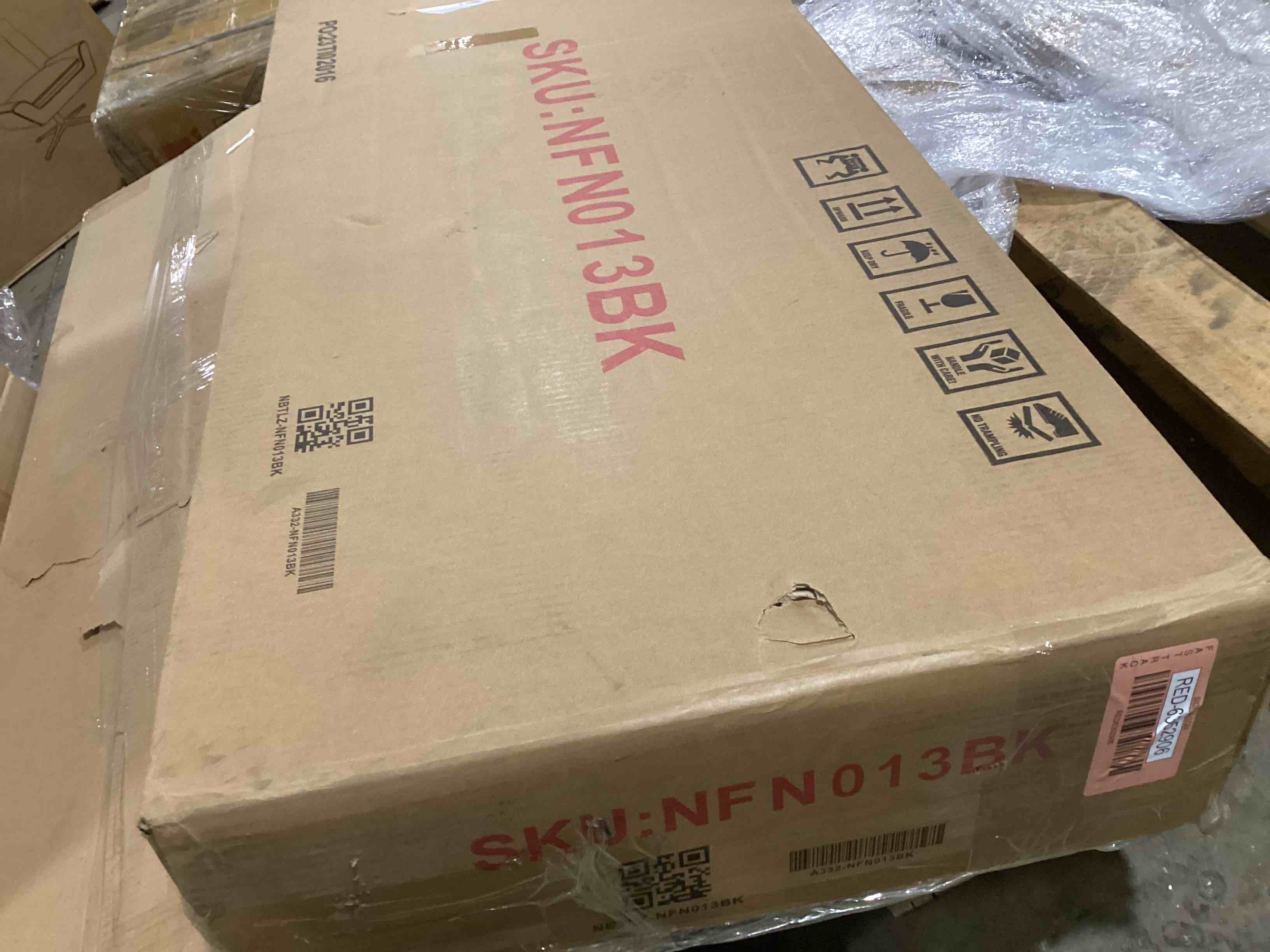 https://s3.amazonaws.com/lotting-images-prod/bidfta/RED6352906_1715706952401.jpeg